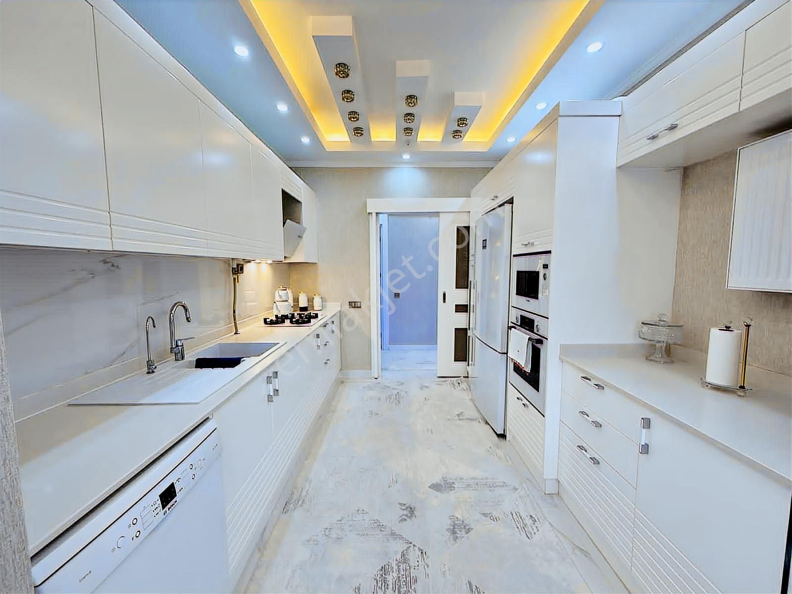Aktif^ten Karataşın En Prestijli Sitesinde Satılık 3.5+1 Daire - Görsel 7