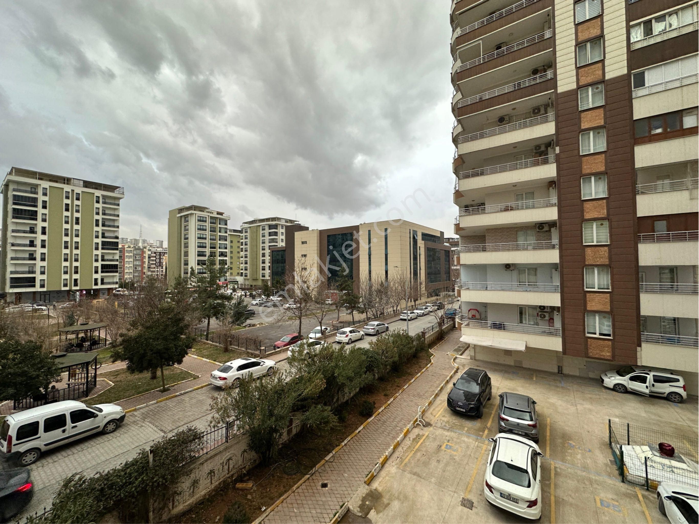 5 Odalı Süper Atakent Mahallesinde Daire Çözüm Emlak’ta - Görsel 5