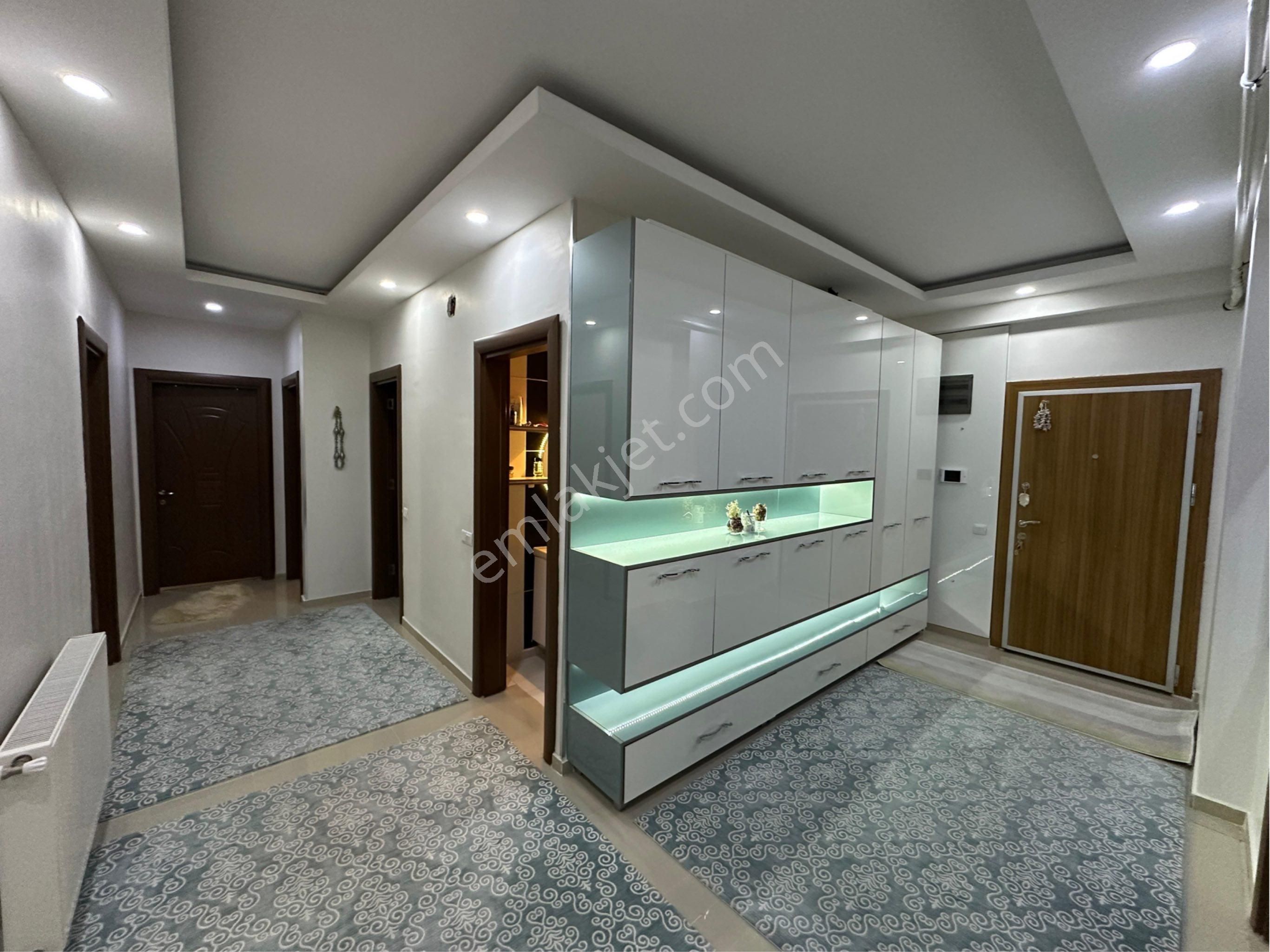 5 Odalı Süper Atakent Mahallesinde Daire Çözüm Emlak’ta - Görsel 6