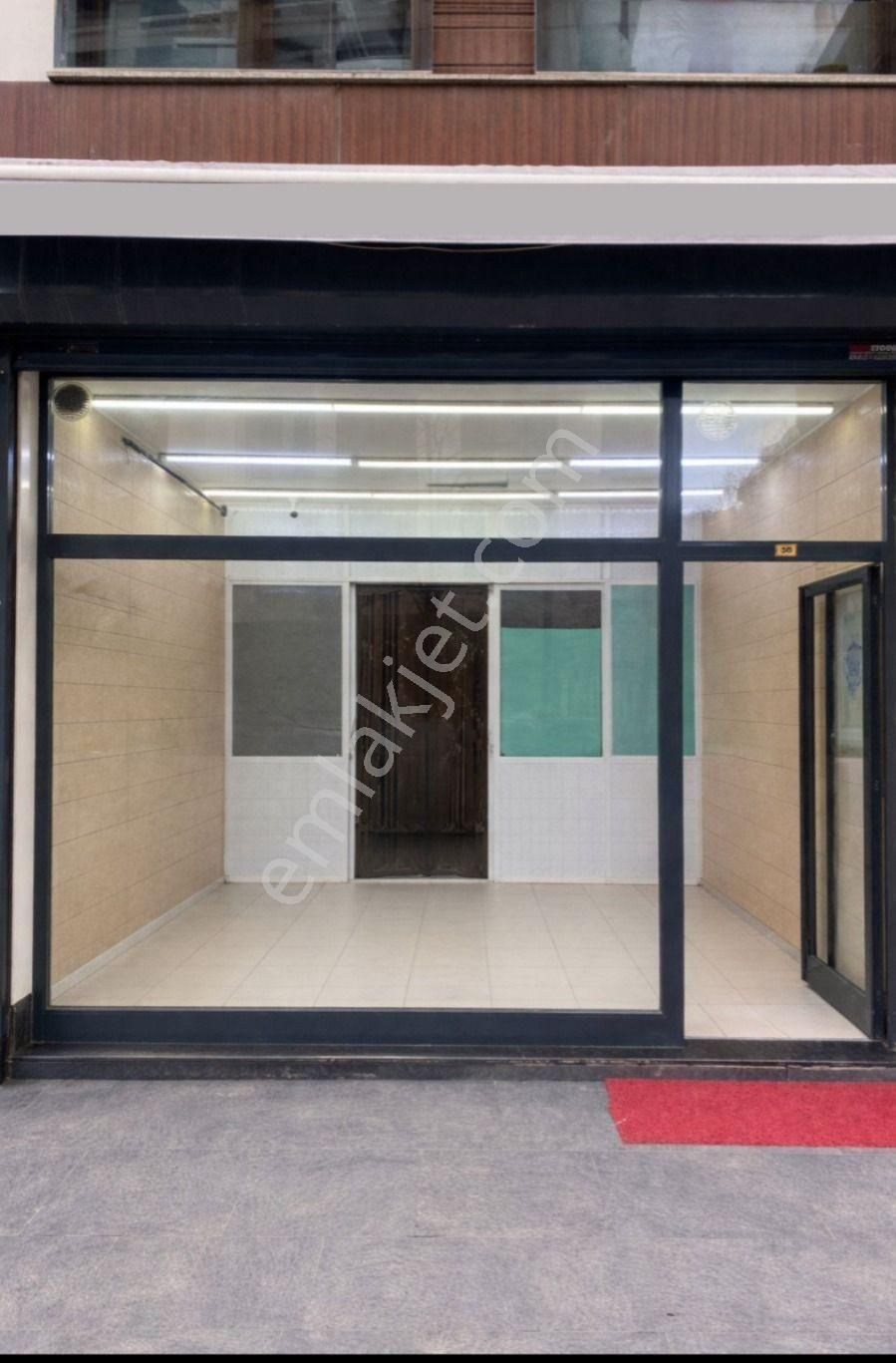 Kozyatağı Kaya Sultan Sokakta Kiralık İşyeri