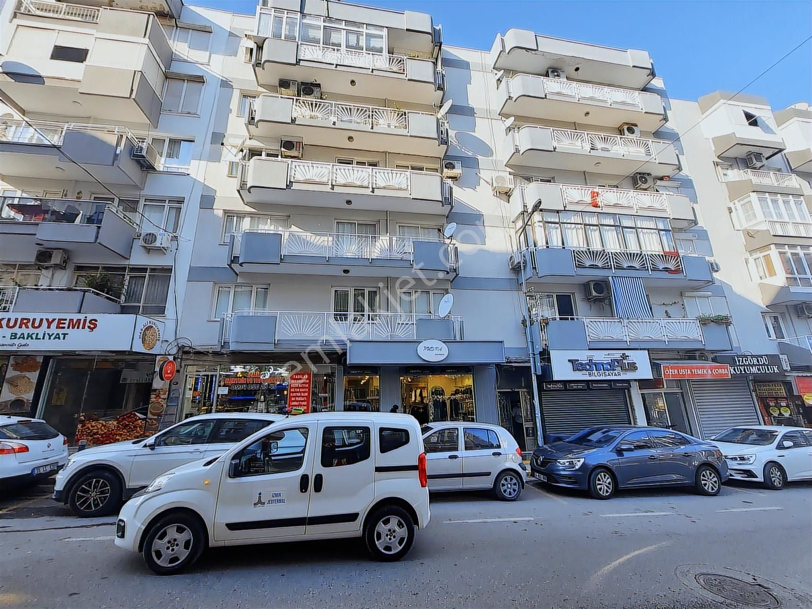 Balçova Ata Caddesi Üzerinde Satılık 3+1 Daire !!! - Görsel 35