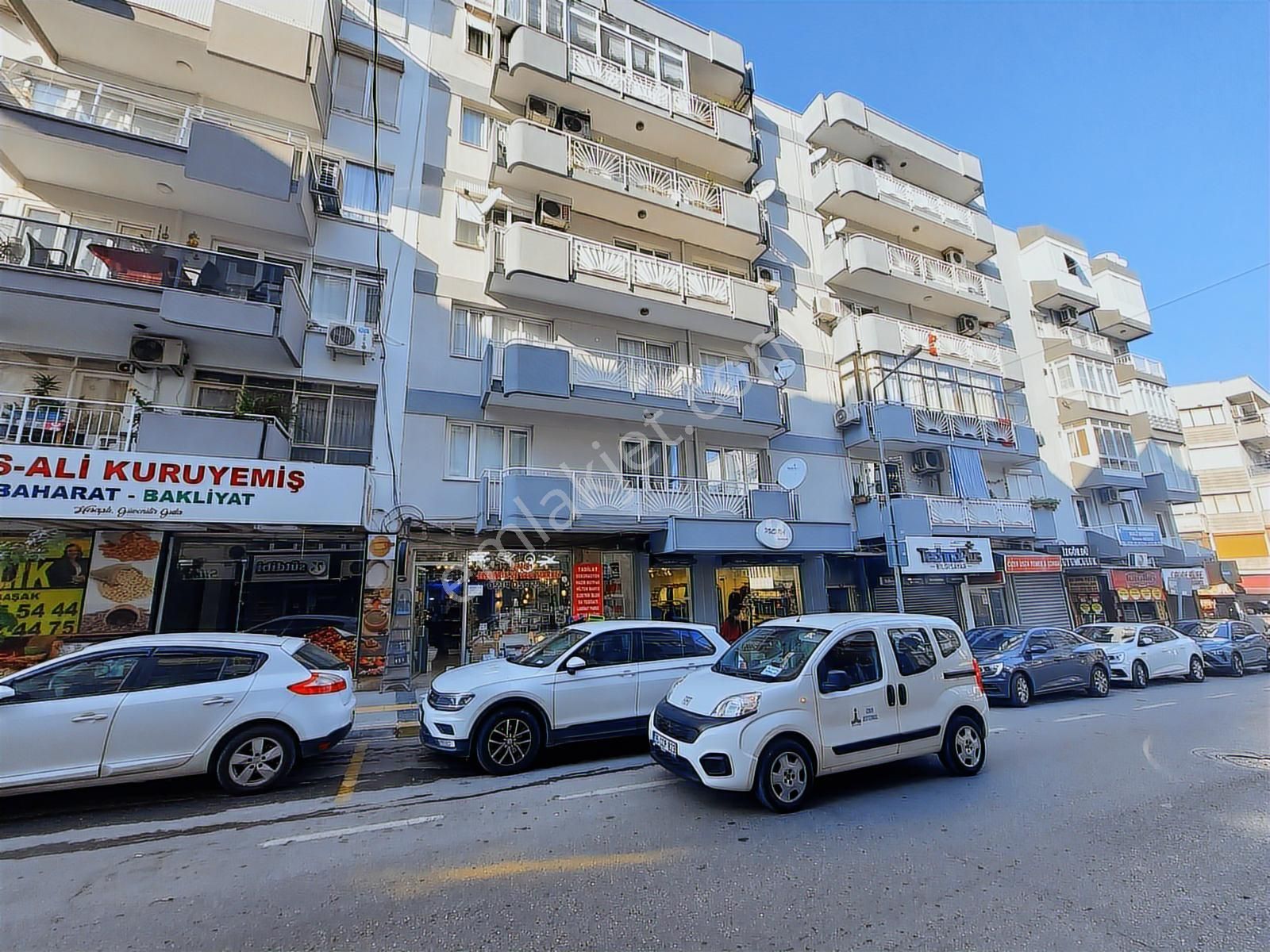 Balçova Ata Caddesi Üzerinde Satılık 3+1 Daire !!! - Görsel 8