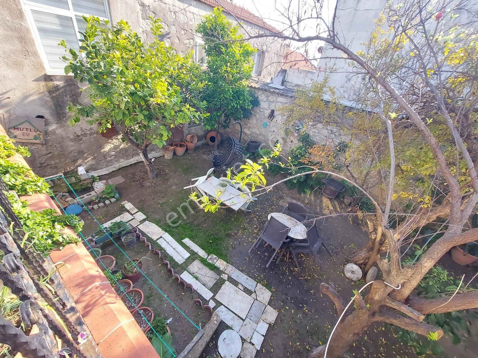 Alaçatı Çarşı İçinde 2 Katlı Bahçeli Kargir Ev !!! - Görsel 15