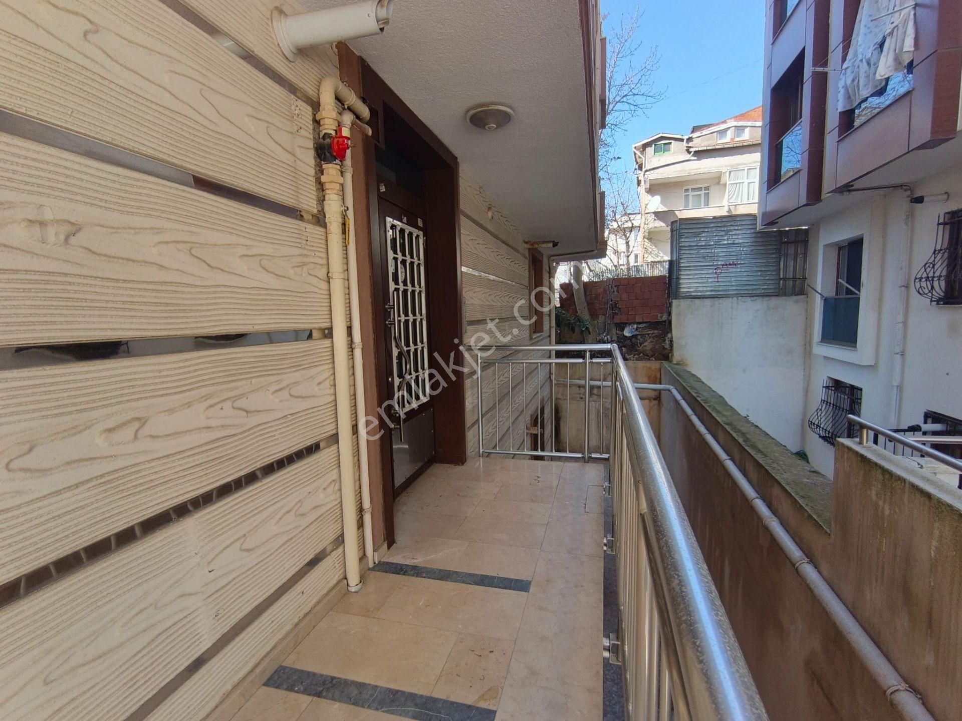 Çekmeköy Mh Merkez Mh Köroğlu Cad Üstünde Satılık 1+1 65m² Yüksek Giriş Daire - Görsel 13