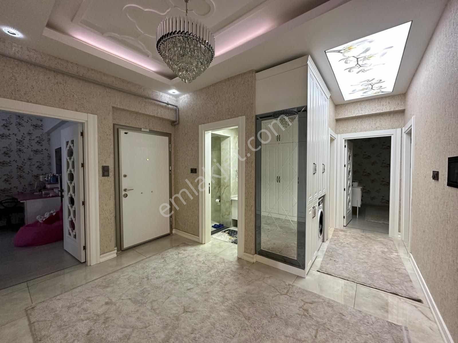 Aktif'ten Metro Market Yanında Satılık Ultra Lüks 3.5+1 Daire