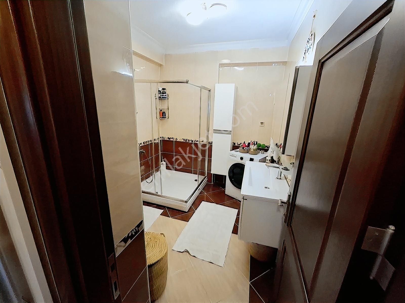 Altın Emlaktan Zeytinburnu Merkezde 4+1 170 M2 Geniş Daire - Görsel 3