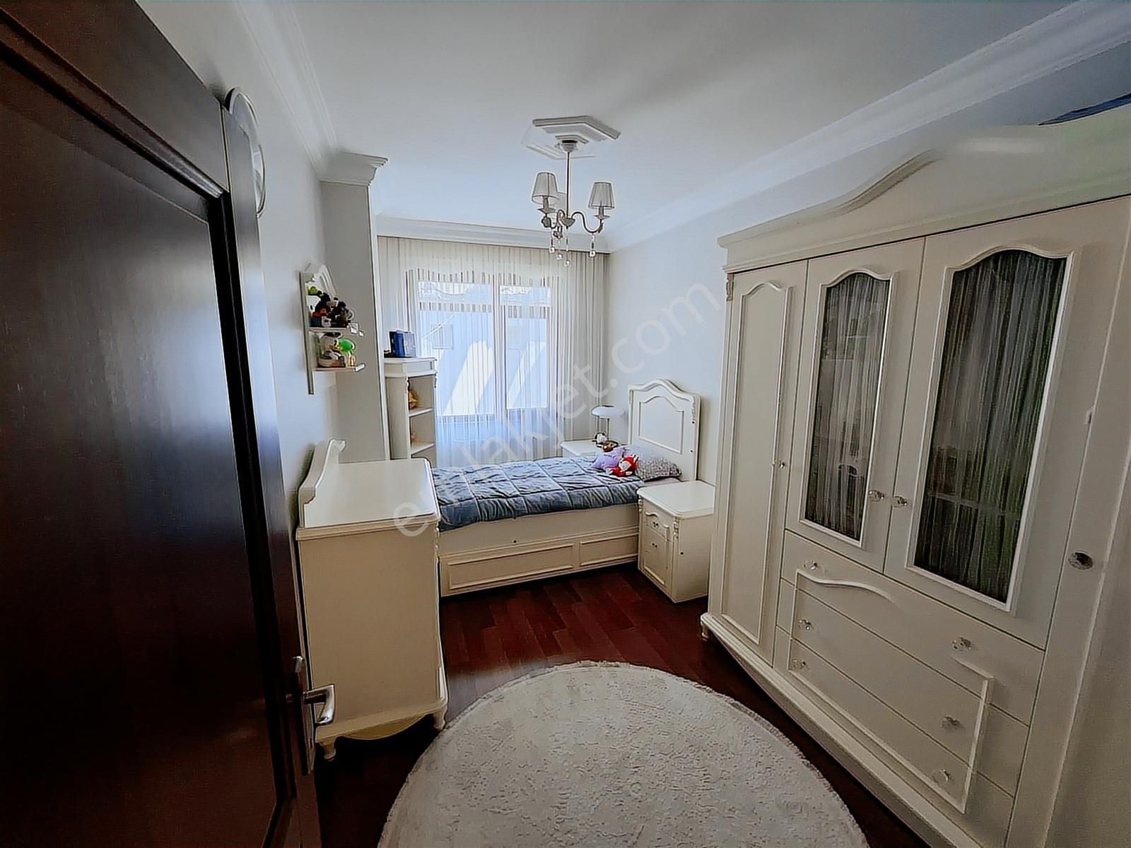 Altın Emlaktan Zeytinburnu Merkezde 4+1 170 M2 Geniş Daire - Görsel 11