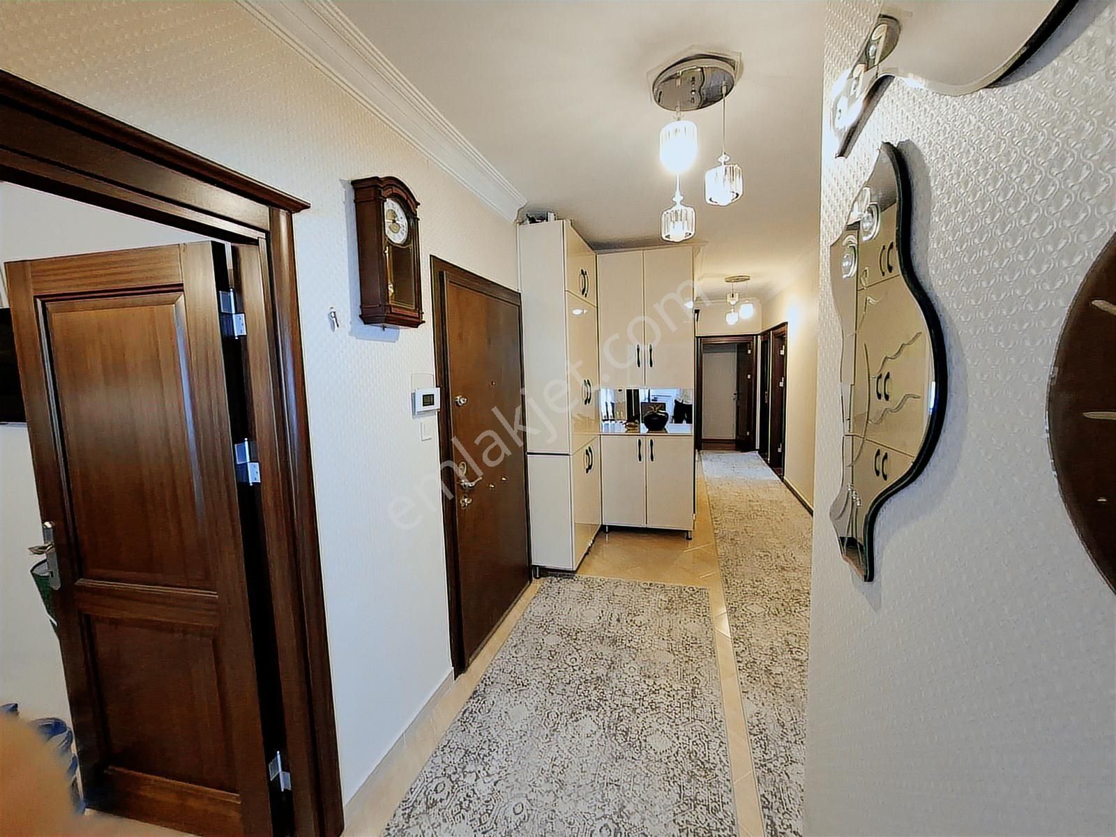 Altın Emlaktan Zeytinburnu Merkezde 4+1 170 M2 Geniş Daire - Görsel 12