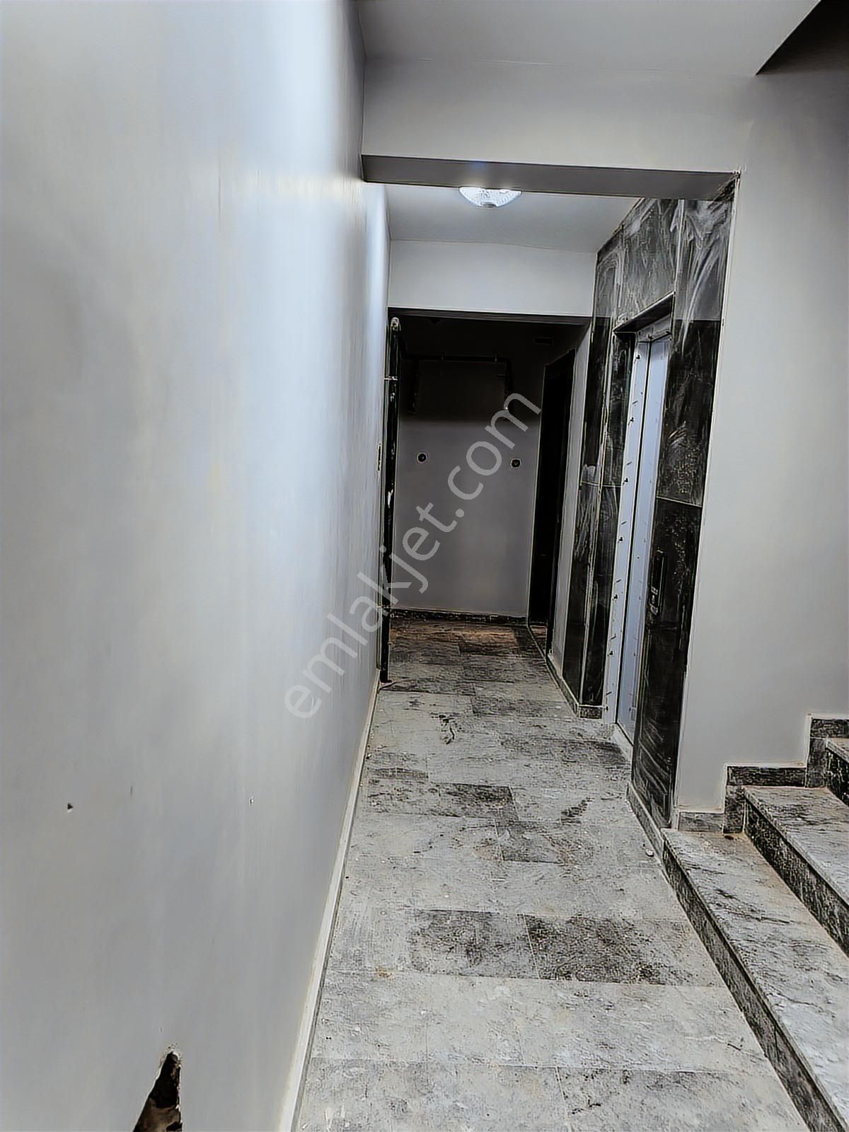 Kanarya'da Kapalı Otoparklı, Göl Manzaralı Sıfır 3+2 Dubleks - Görsel 28