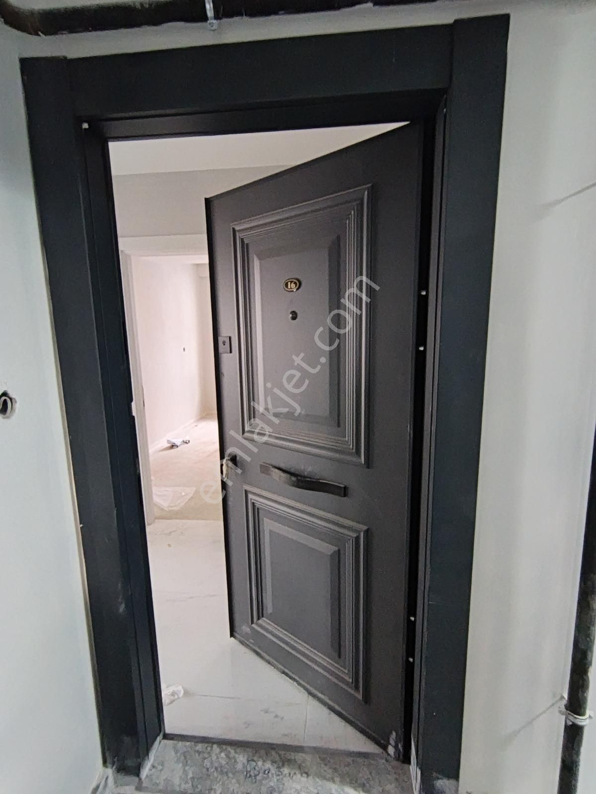 Kanarya'da Kapalı Otoparklı, Göl Manzaralı Sıfır 3+2 Dubleks - Görsel 8