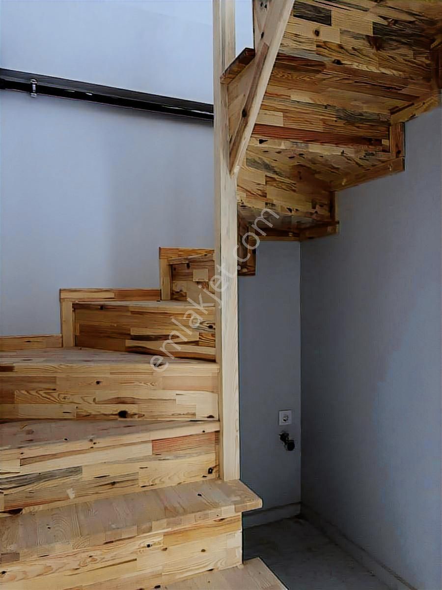 Kanarya'da Kapalı Otoparklı, Göl Manzaralı Sıfır 3+2 Dubleks - Görsel 24