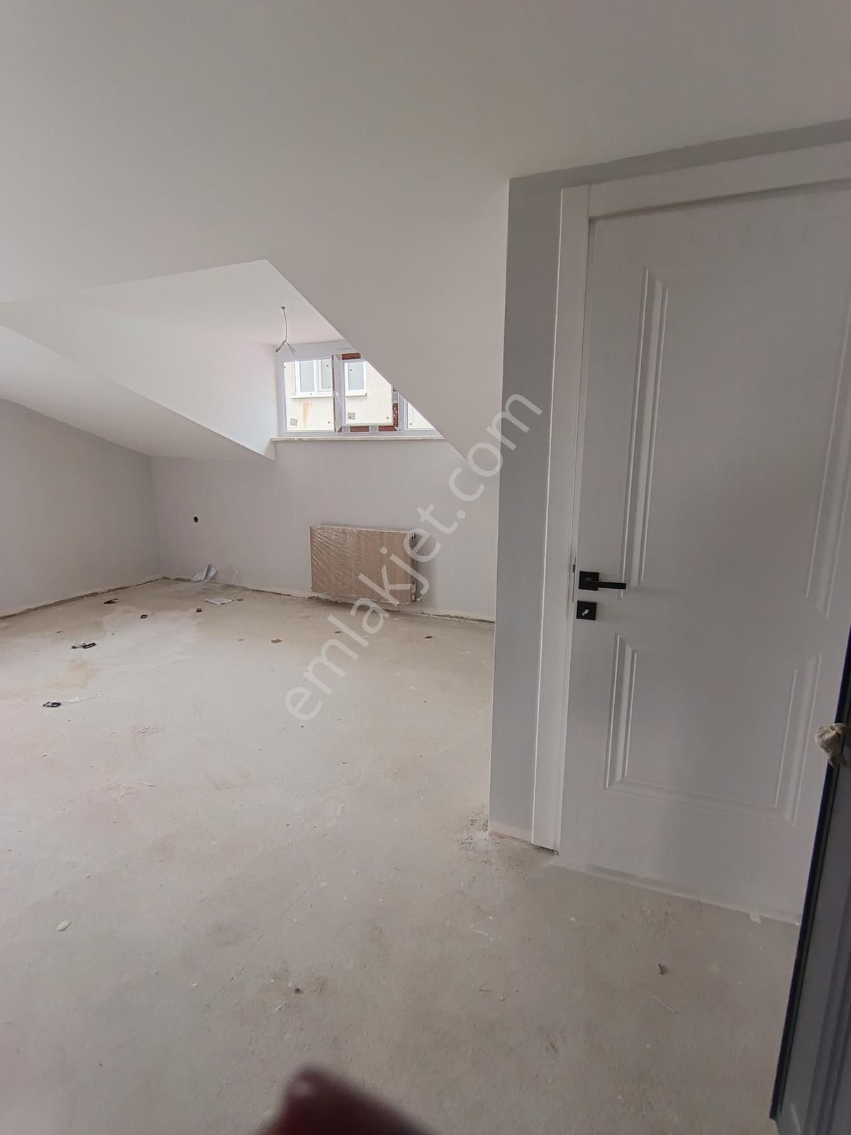 Kanarya'da Kapalı Otoparklı, Göl Manzaralı Sıfır 3+2 Dubleks - Görsel 20