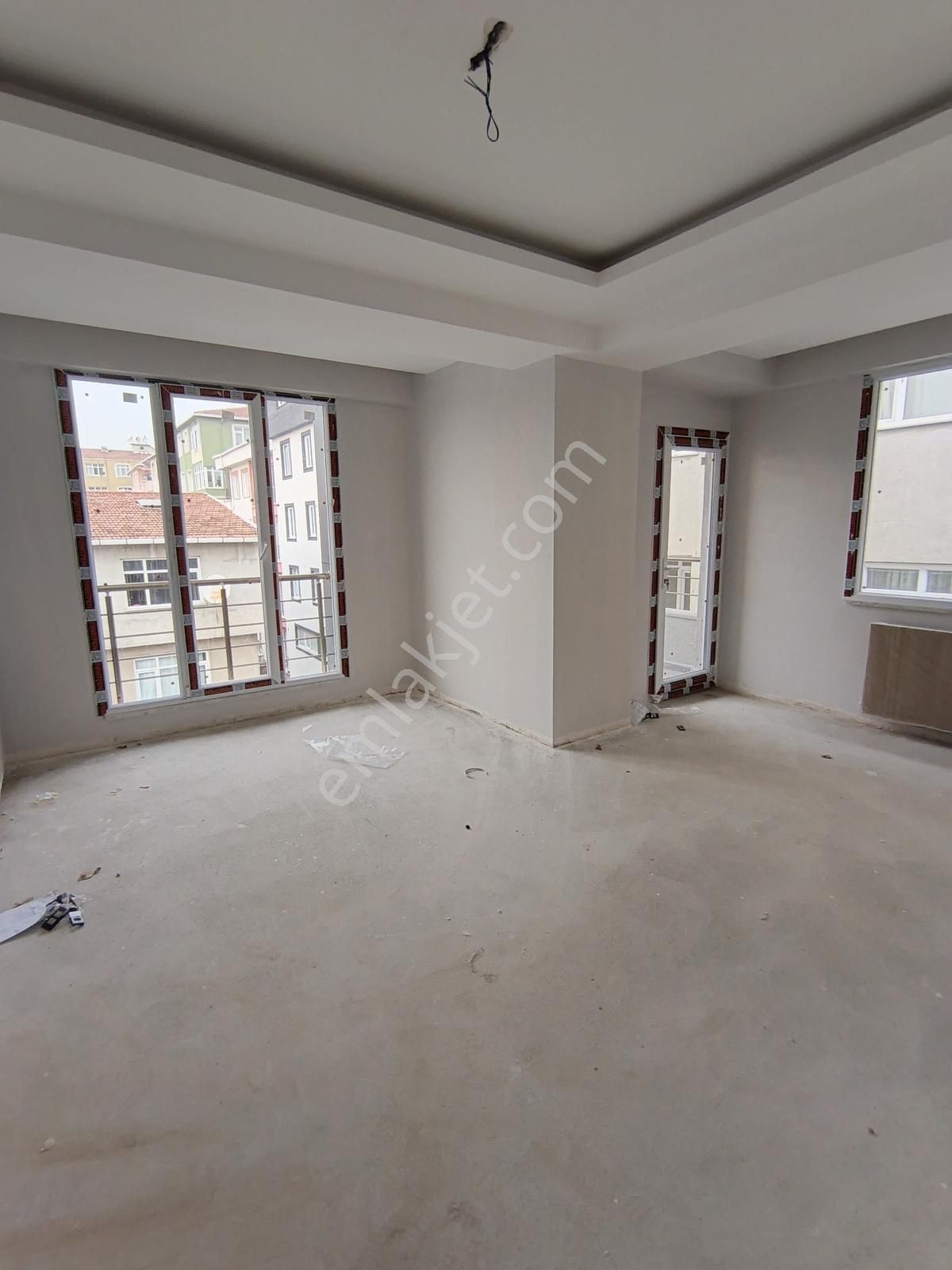 Kanarya'da Kapalı Otoparklı, Göl Manzaralı Sıfır 3+2 Dubleks - Görsel 21