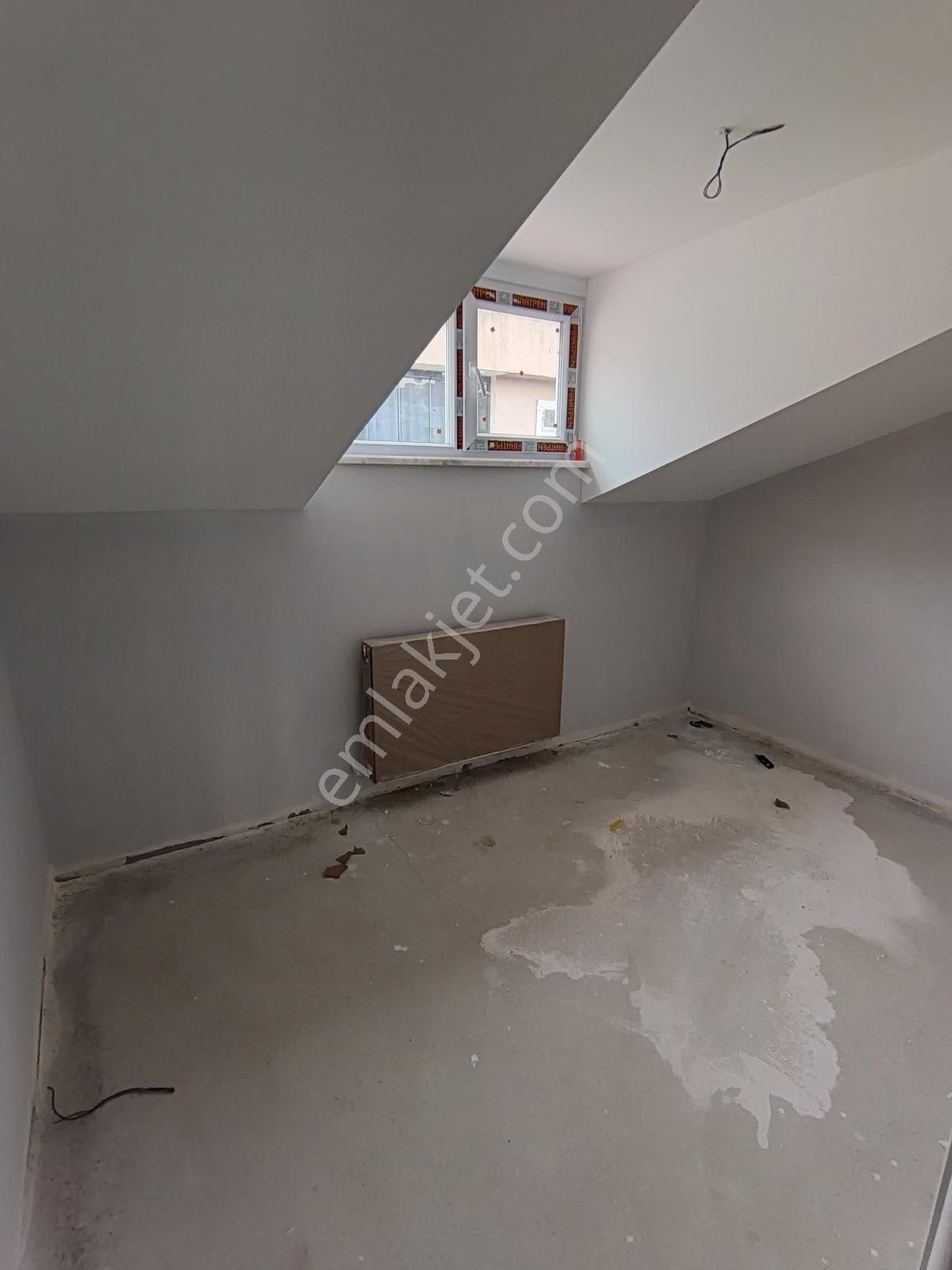 Kanarya'da Kapalı Otoparklı, Göl Manzaralı Sıfır 3+2 Dubleks - Görsel 11