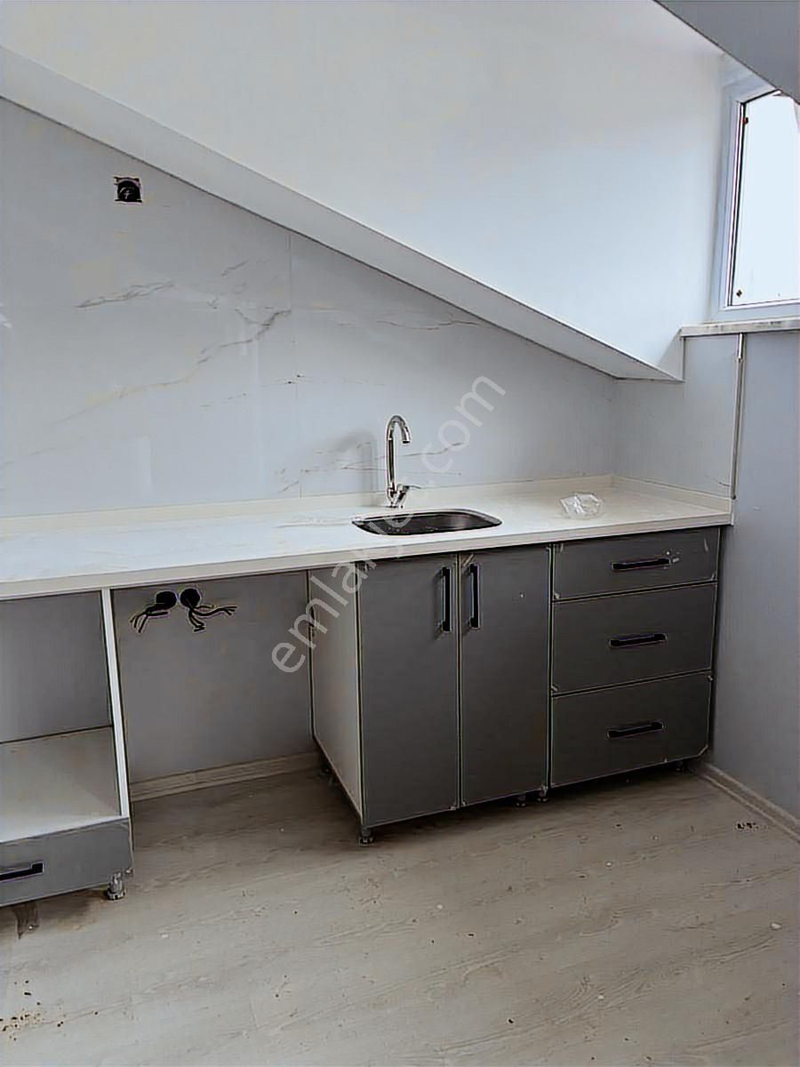 Kanarya'da Kapalı Otoparklı, Göl Manzaralı Sıfır 3+2 Dubleks - Görsel 15