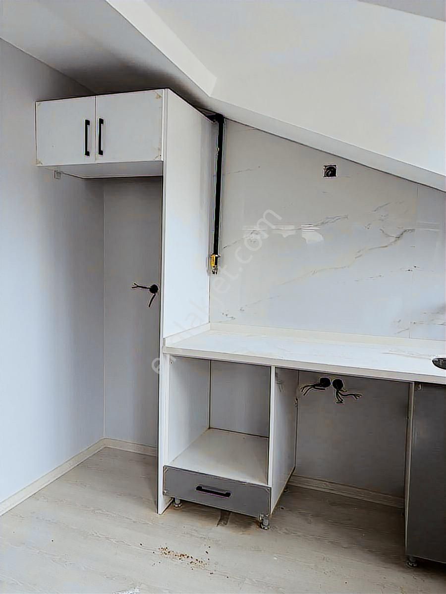 Kanarya'da Kapalı Otoparklı, Göl Manzaralı Sıfır 3+2 Dubleks - Görsel 32