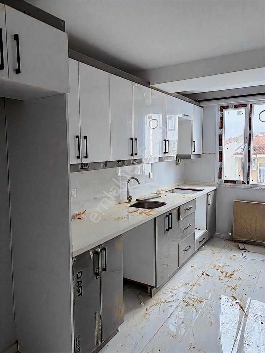 Kanarya'da Kapalı Otoparklı, Göl Manzaralı Sıfır 3+2 Dubleks - Görsel 18