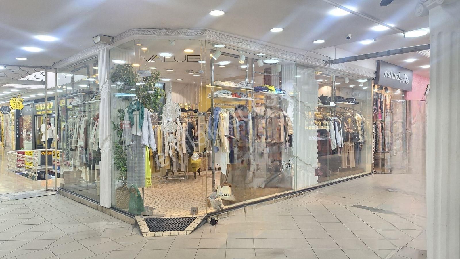 Üstün Pasajında 2 Dükkan 2 Tapu Birleştirilmiş Köşe Dükkan