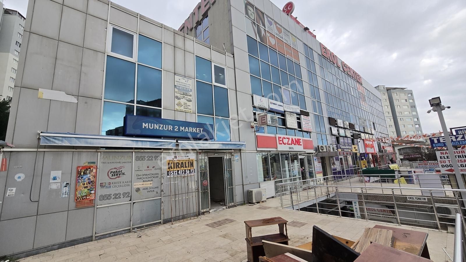 Ekol Center İş Merkezinde Köşe Konum Kiralık Dükkan