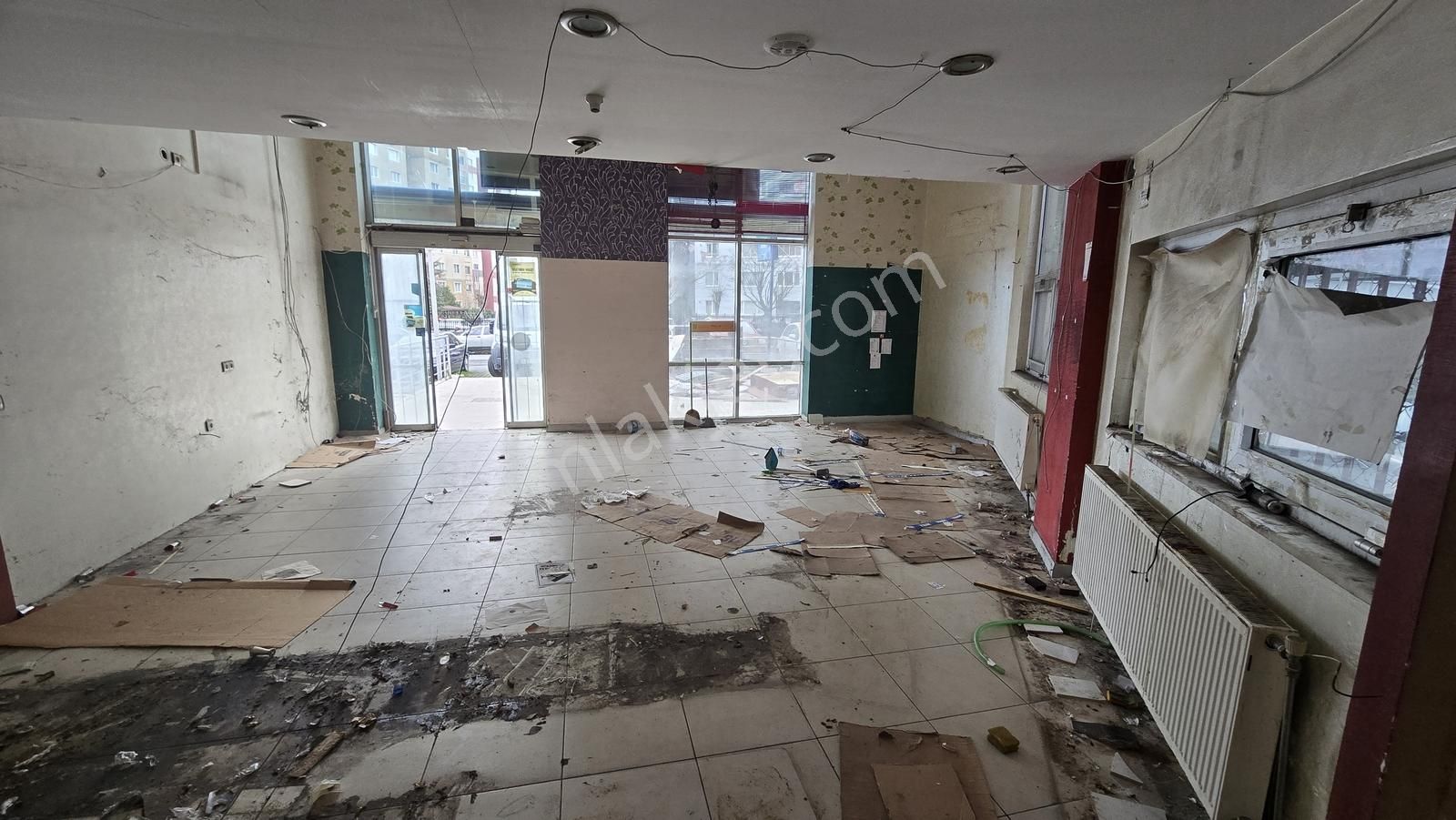 Ekol Center İş Merkezinde Köşe Konum Kiralık Dükkan - Görsel 5