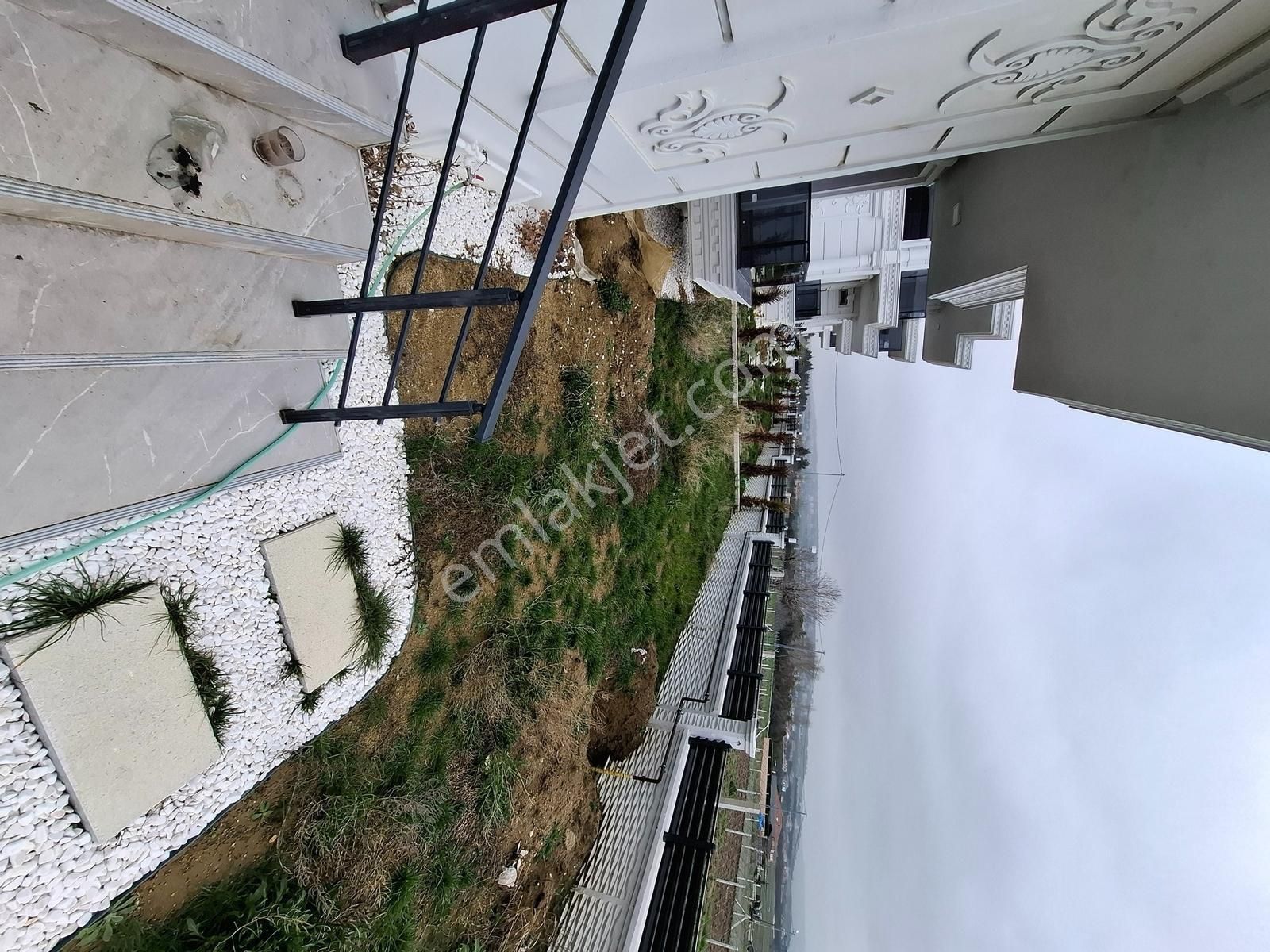 Altın Emlaktan Selimpaşada Site İçersinde Villa - Görsel 23