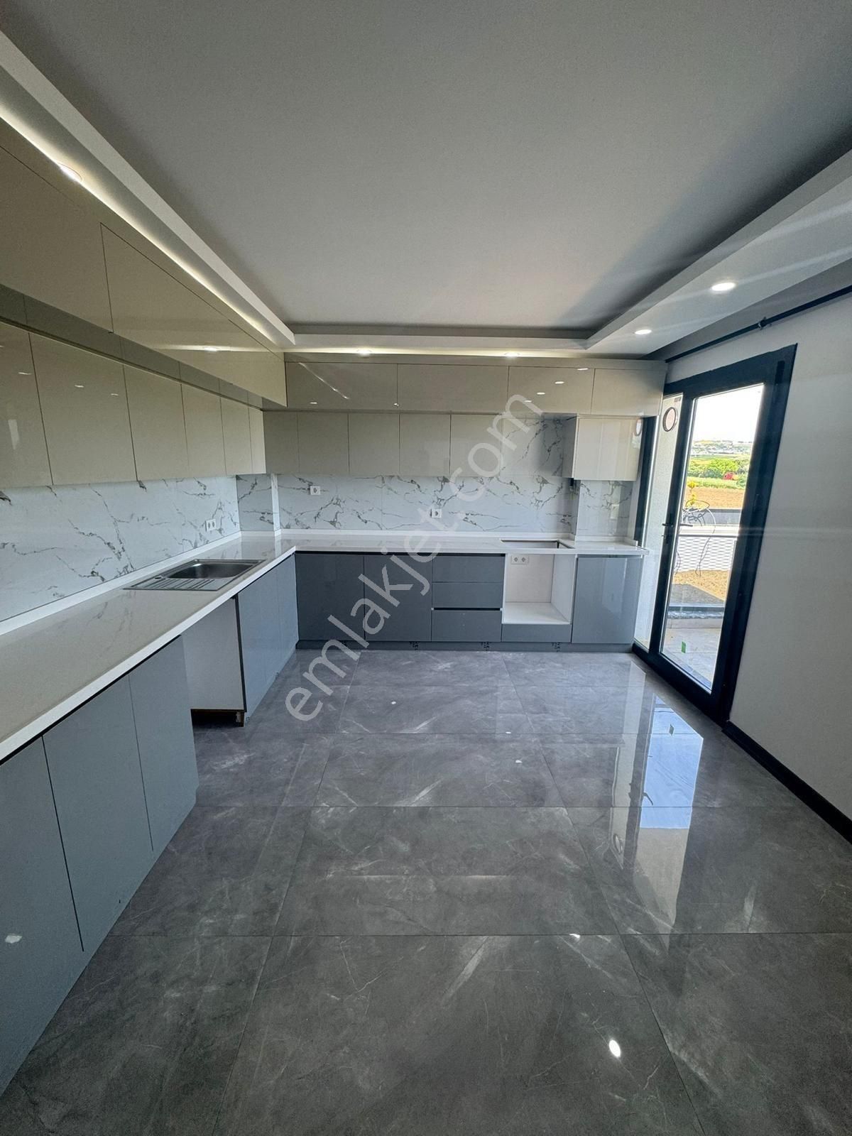 Altın Emlaktan Selimpaşada Site İçersinde Villa - Görsel 26