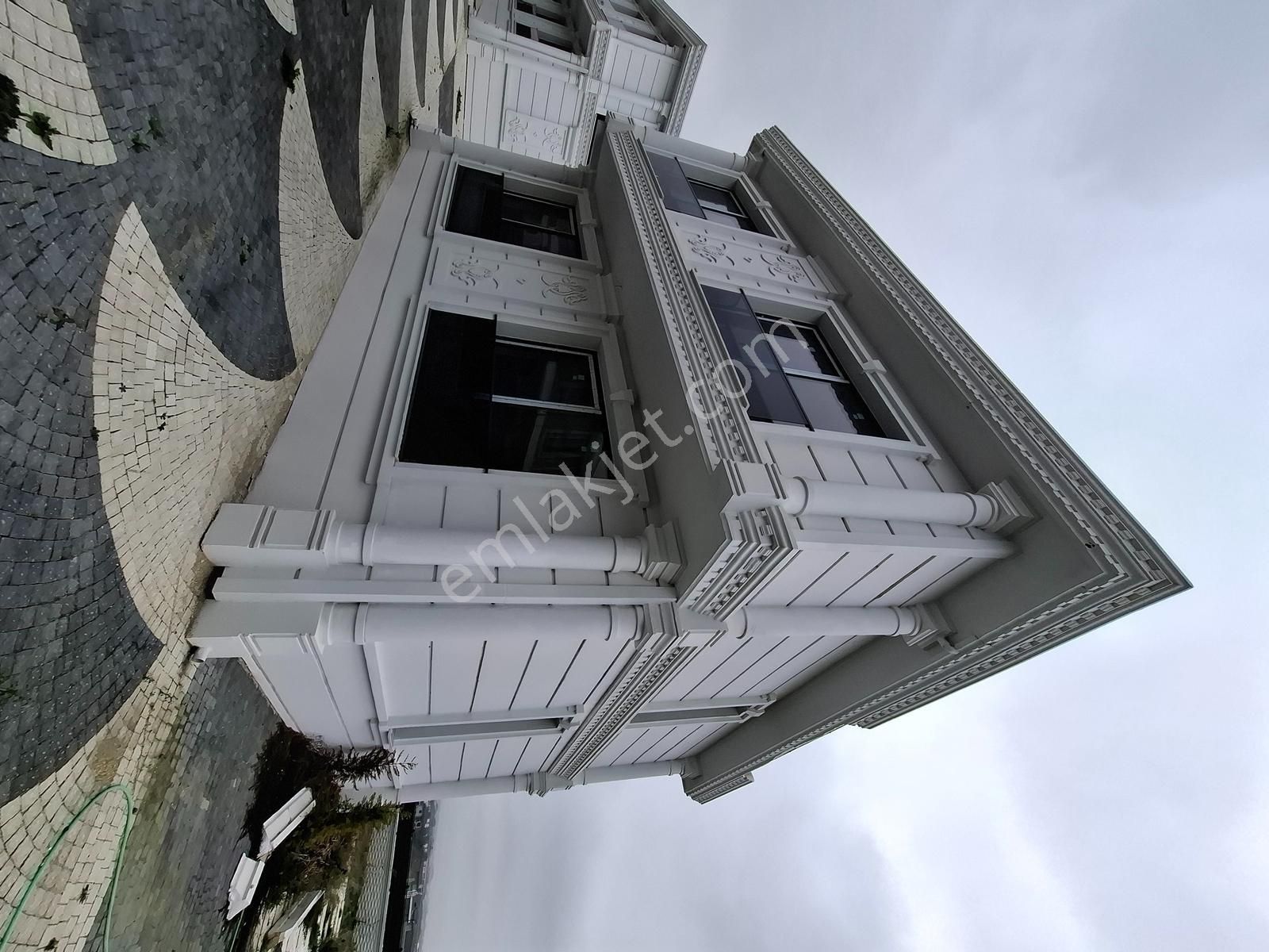 Altın Emlaktan Selimpaşada Site İçersinde Villa