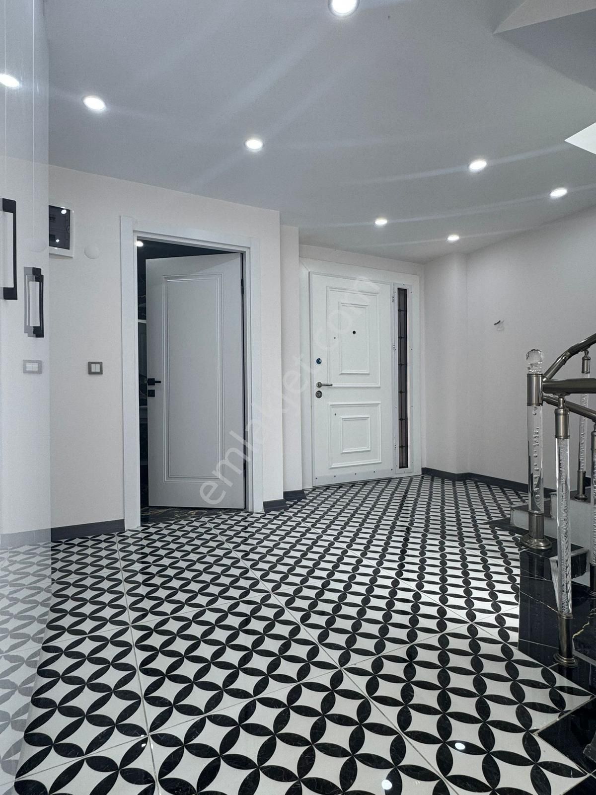 Altın Emlaktan Selimpaşada Site İçersinde Villa - Görsel 29