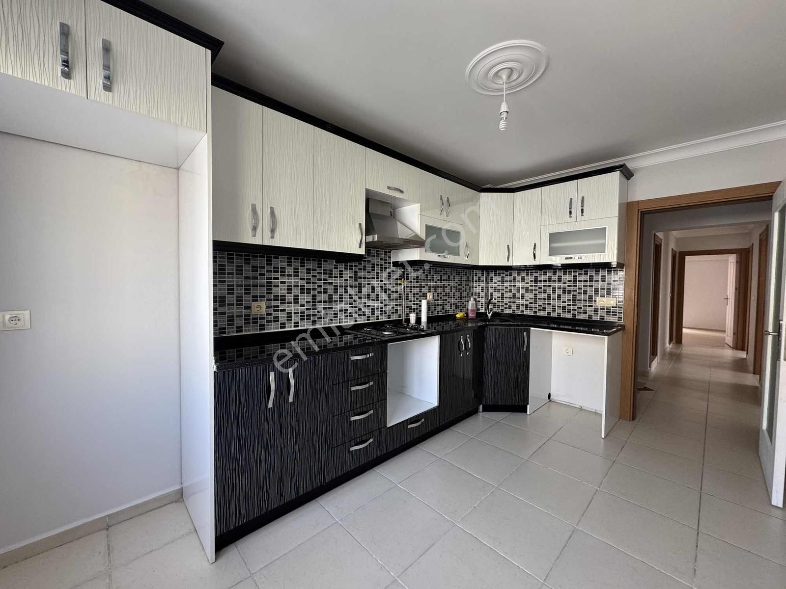 Hamitler Kapalı Pazar Yanında Site İçi 3+1 Arakat Cambalkonlu - Görsel 24