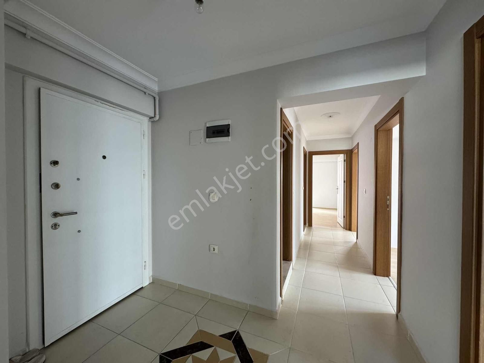 Hamitler Kapalı Pazar Yanında Site İçi 3+1 Arakat Cambalkonlu - Görsel 2