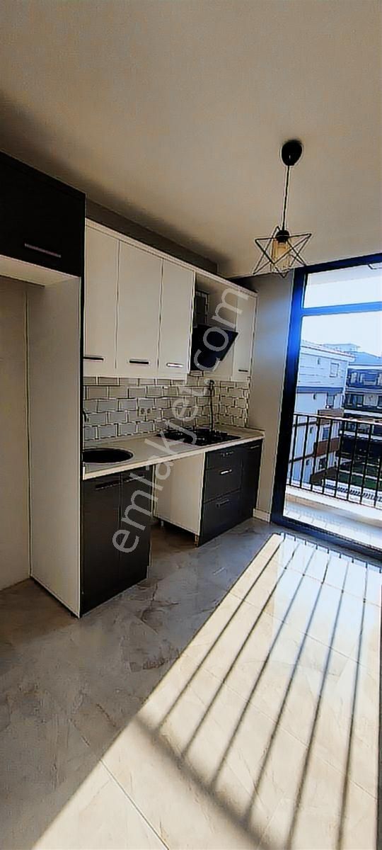 Seferihisar Camikebirde Kapalı Mutfaklı Kiralık 1+1 Daire - Görsel 24
