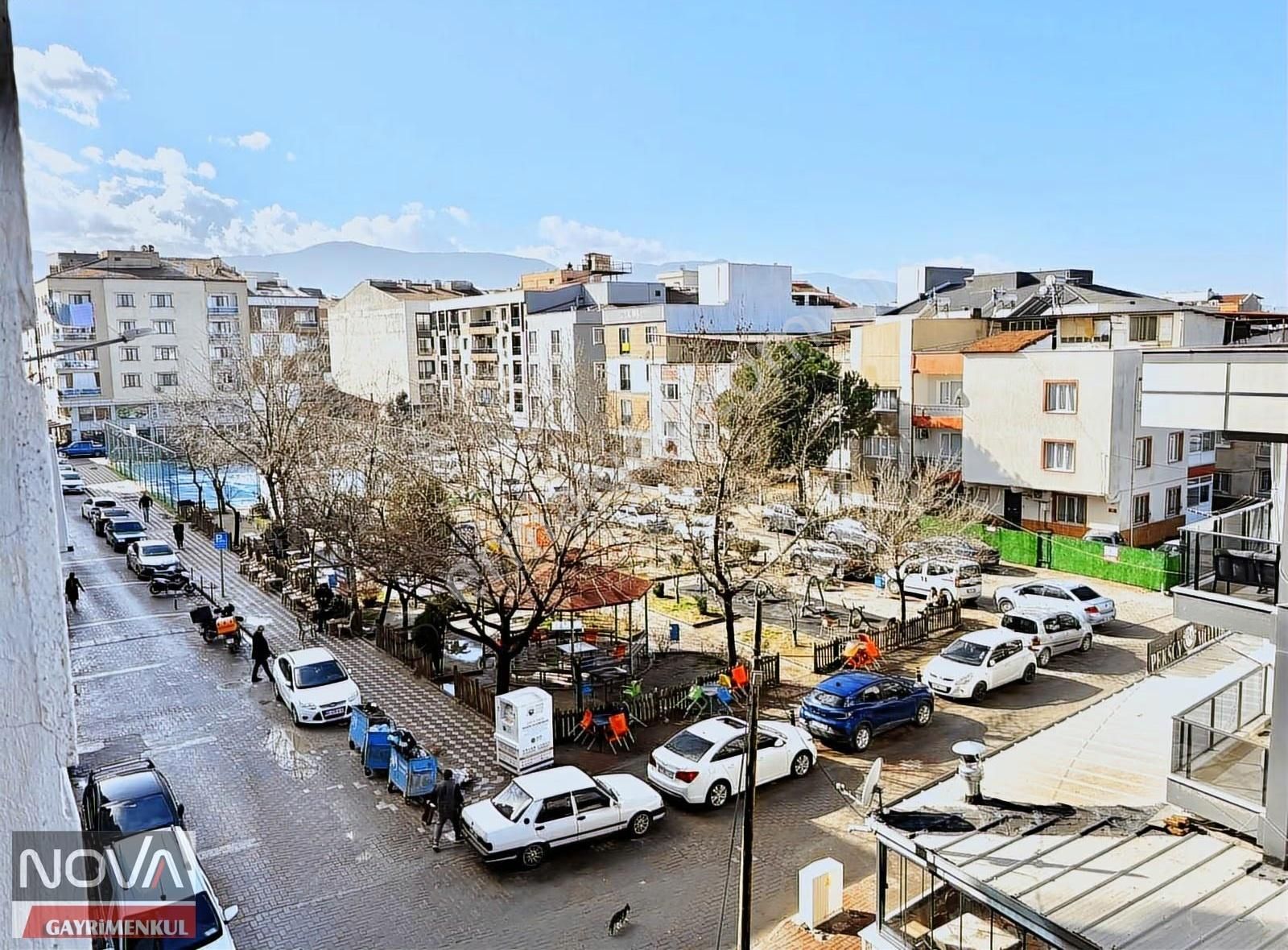 Muradiye'de 23.nisan Parkına Bakan Satılık 3+1 135m Arakat Daire