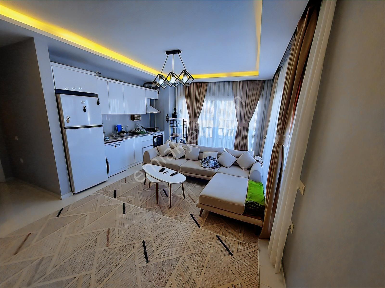 Çeşme Merkezde Satılık 3+1 Daire !!! - Görsel 2