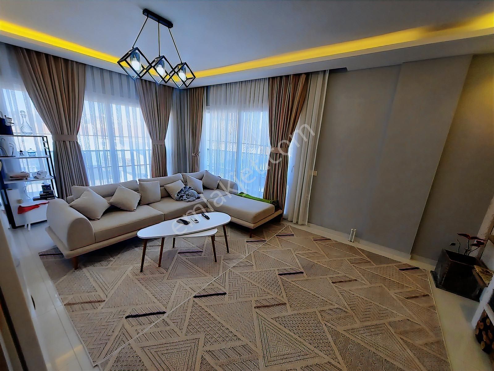 Çeşme Merkezde Satılık 3+1 Daire !!!