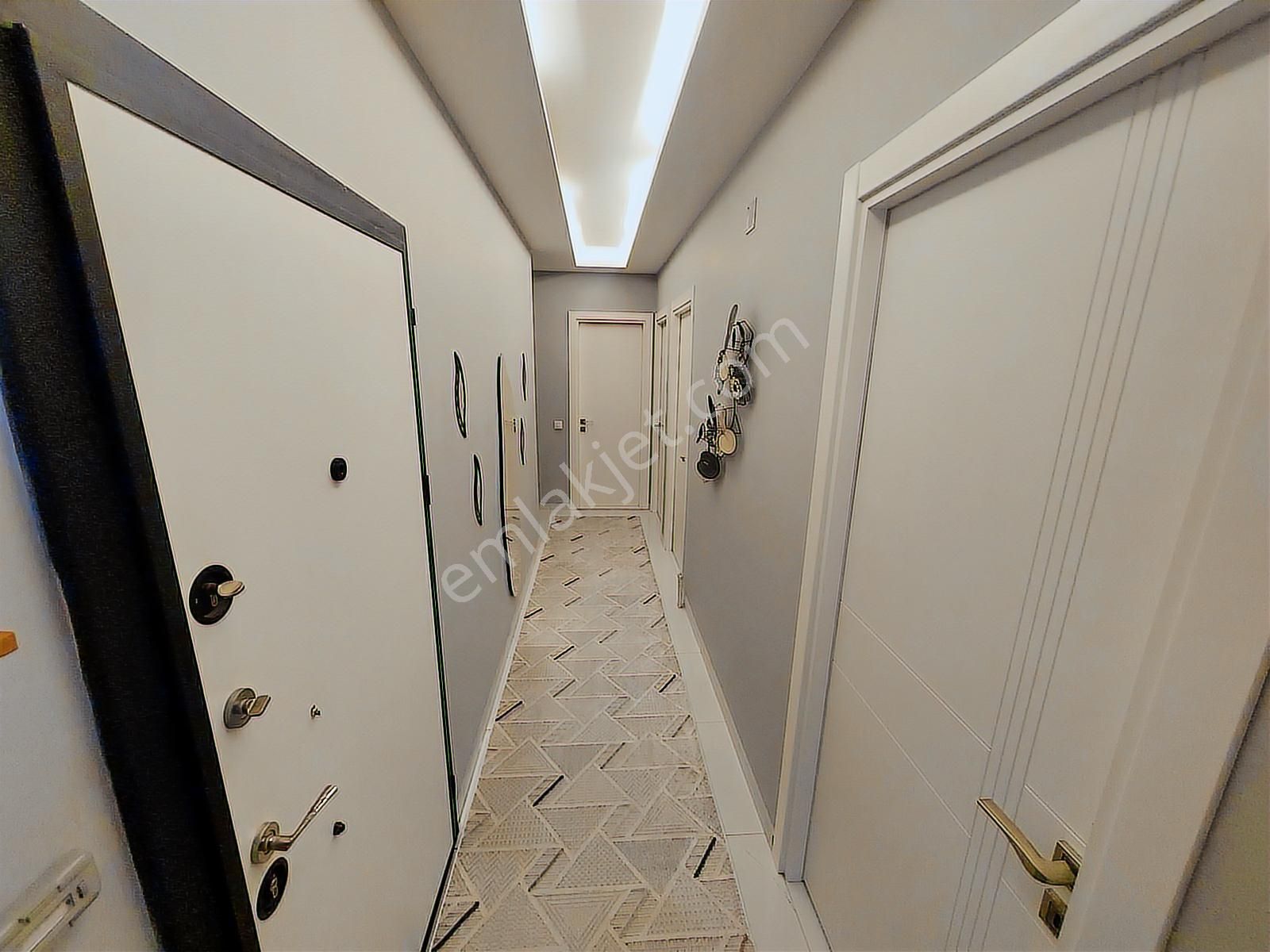 Çeşme Merkezde Satılık 3+1 Daire !!! - Görsel 10