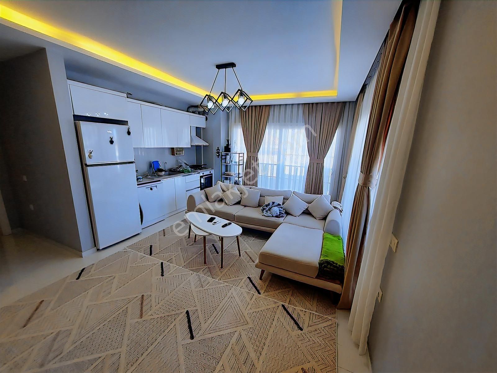 Çeşme Merkezde Satılık 3+1 Daire !!! - Görsel 8