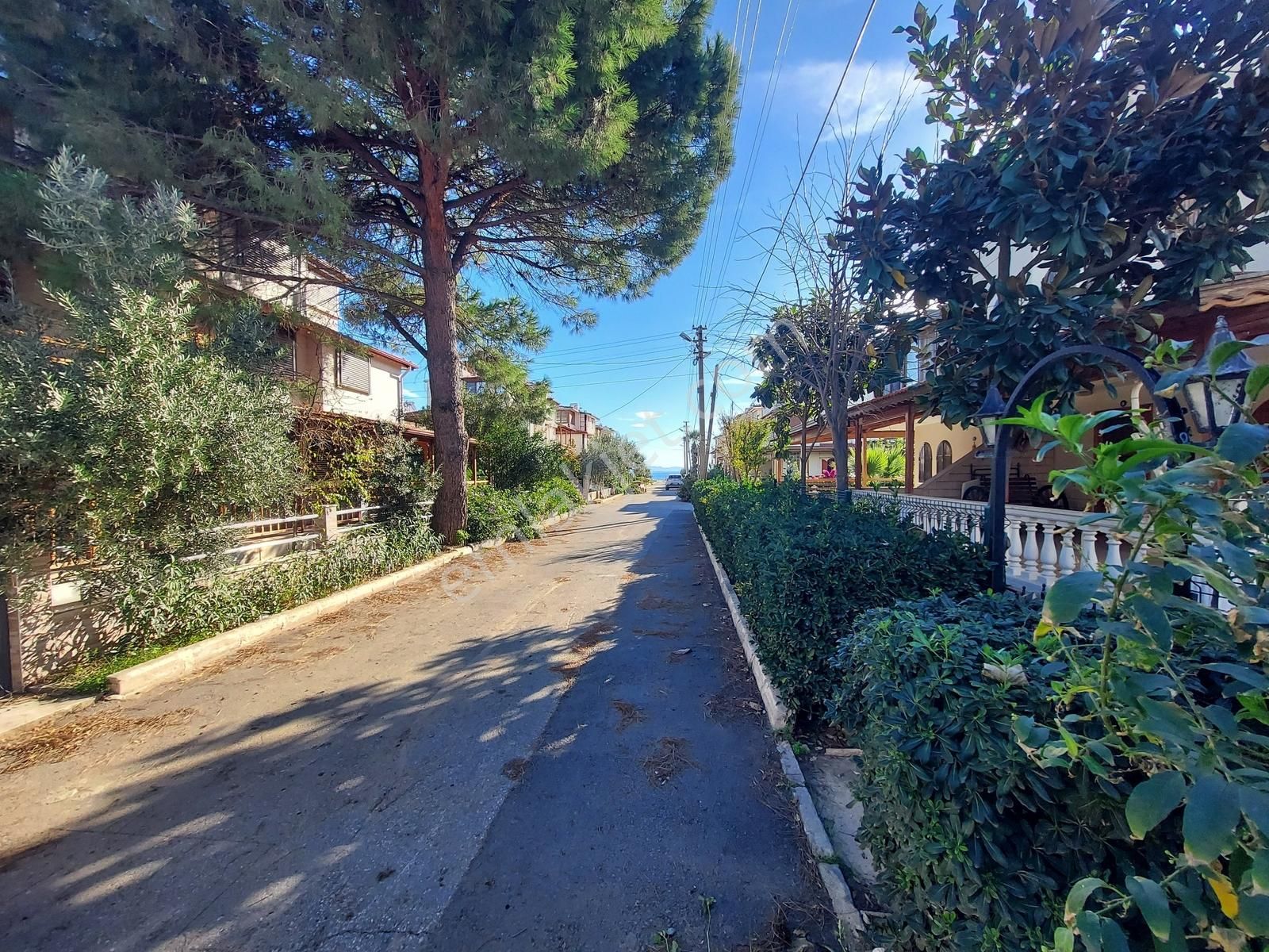 Doğanbeyde Meltem Tur Sit. Deniz Tarafında Satılık 3+1 Villa !!!