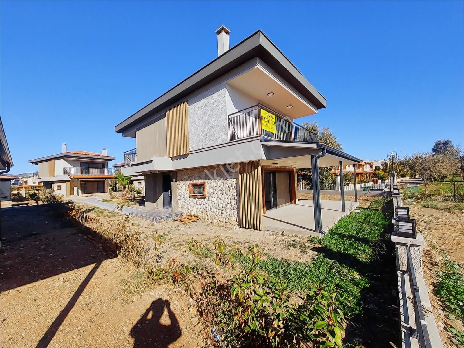 Seferihisar Doğanbeyde Satılık Deniz Manzaralı 3+1 Villa !!! - Görsel 4