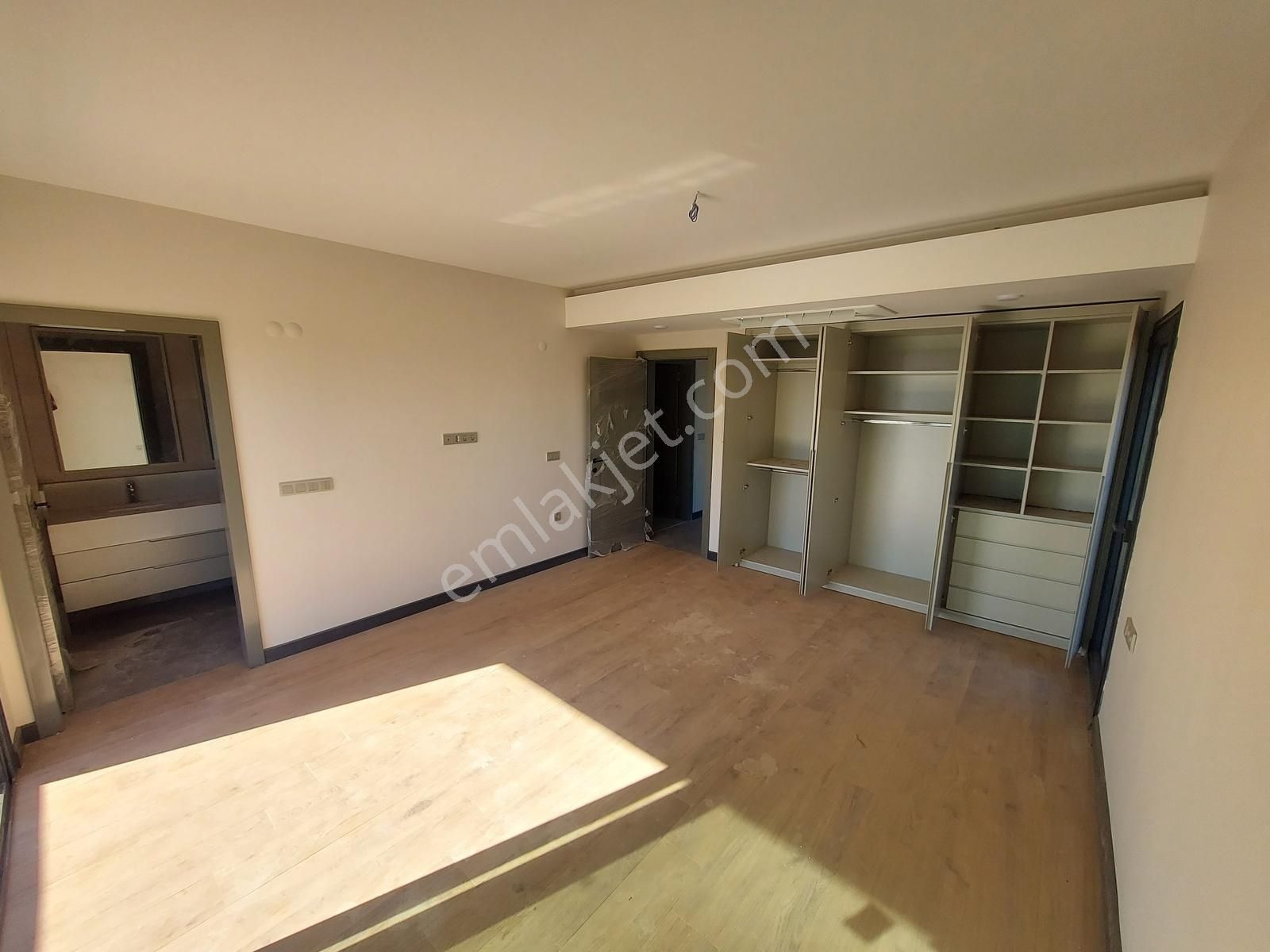 Seferihisar Doğanbeyde Satılık Deniz Manzaralı 3+1 Villa !!! - Görsel 23