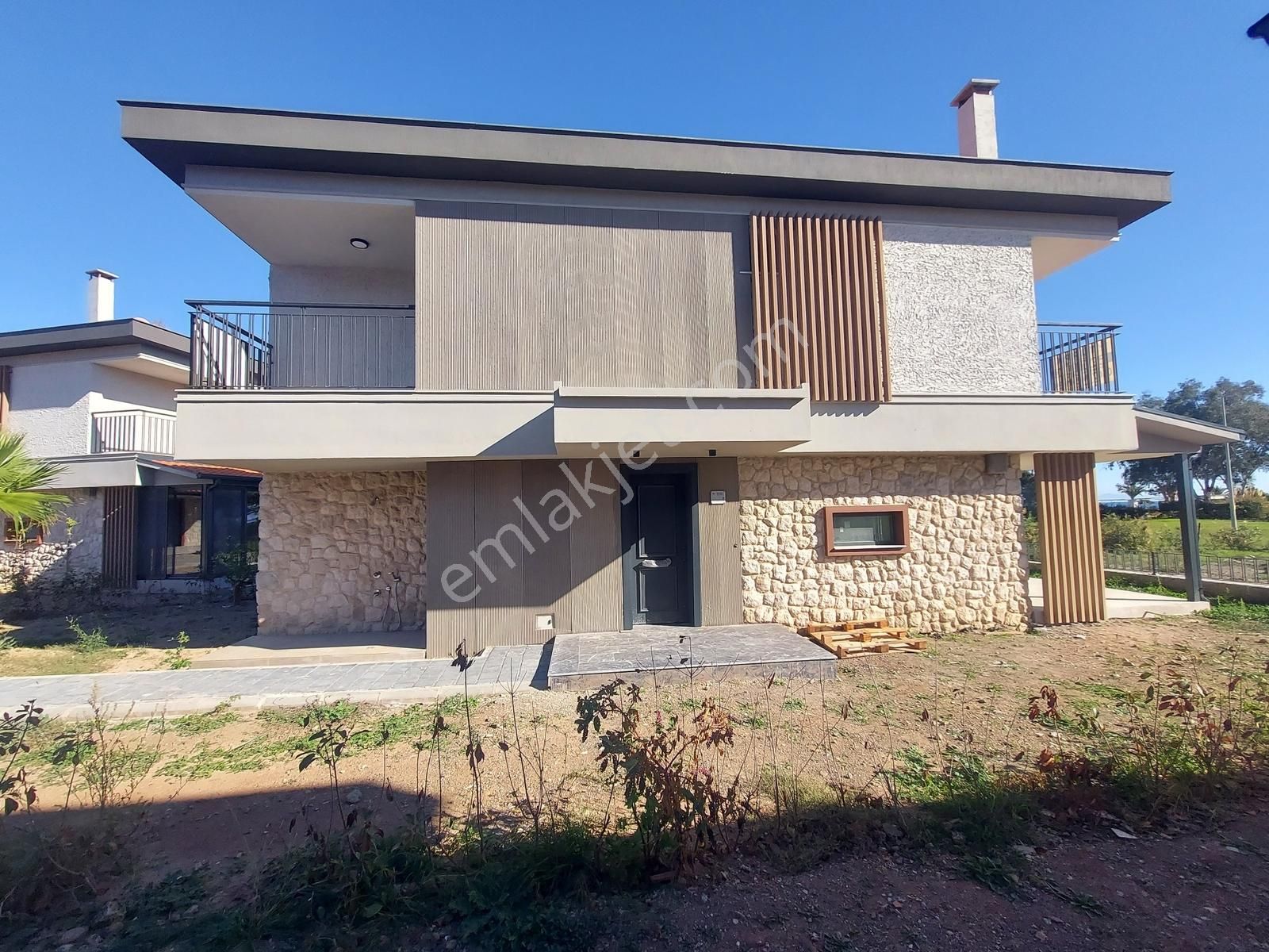 Seferihisar Doğanbeyde Satılık Deniz Manzaralı 3+1 Villa !!! - Görsel 2