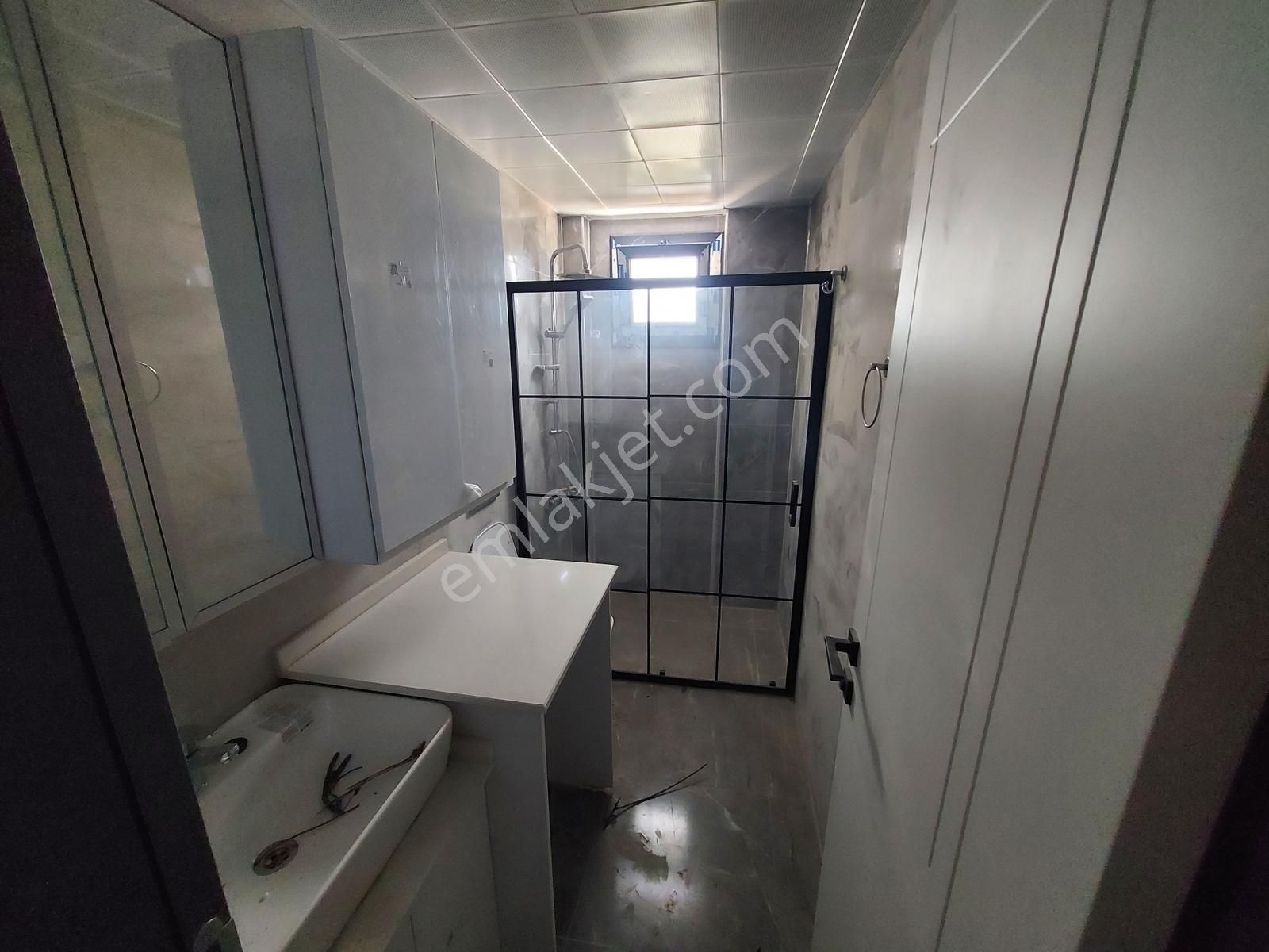 Seferihisar Camikebirde Satılık Ebeveyn Banyolu 2+1 Daire !!! - Görsel 13