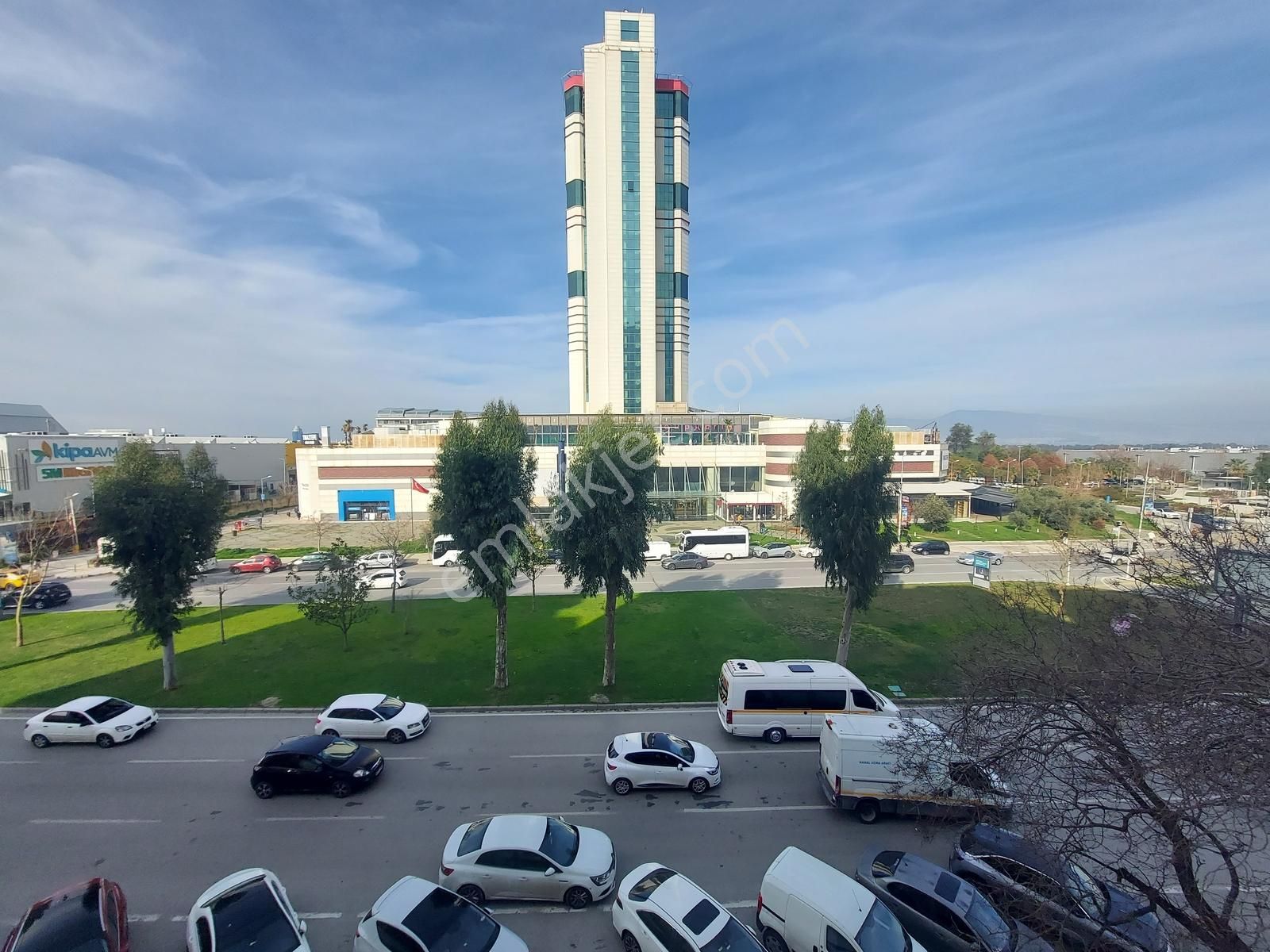 Balçova Mithatpaşa Cad. Üzeri Kiralık 3+1 Daire !!!