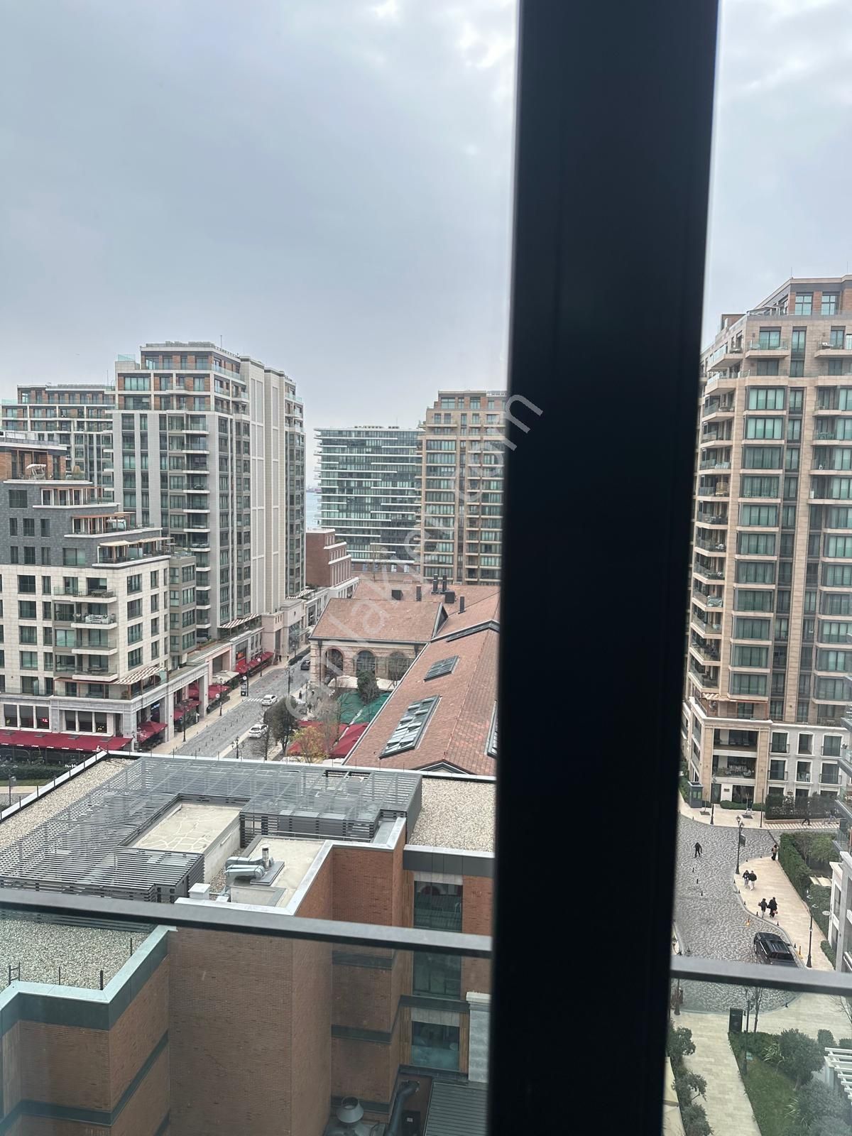 Çiğdem Emlak'tan Büyükyalıda Ayrı Mutfak Balkonlu 2+1 Satılık - Görsel 4