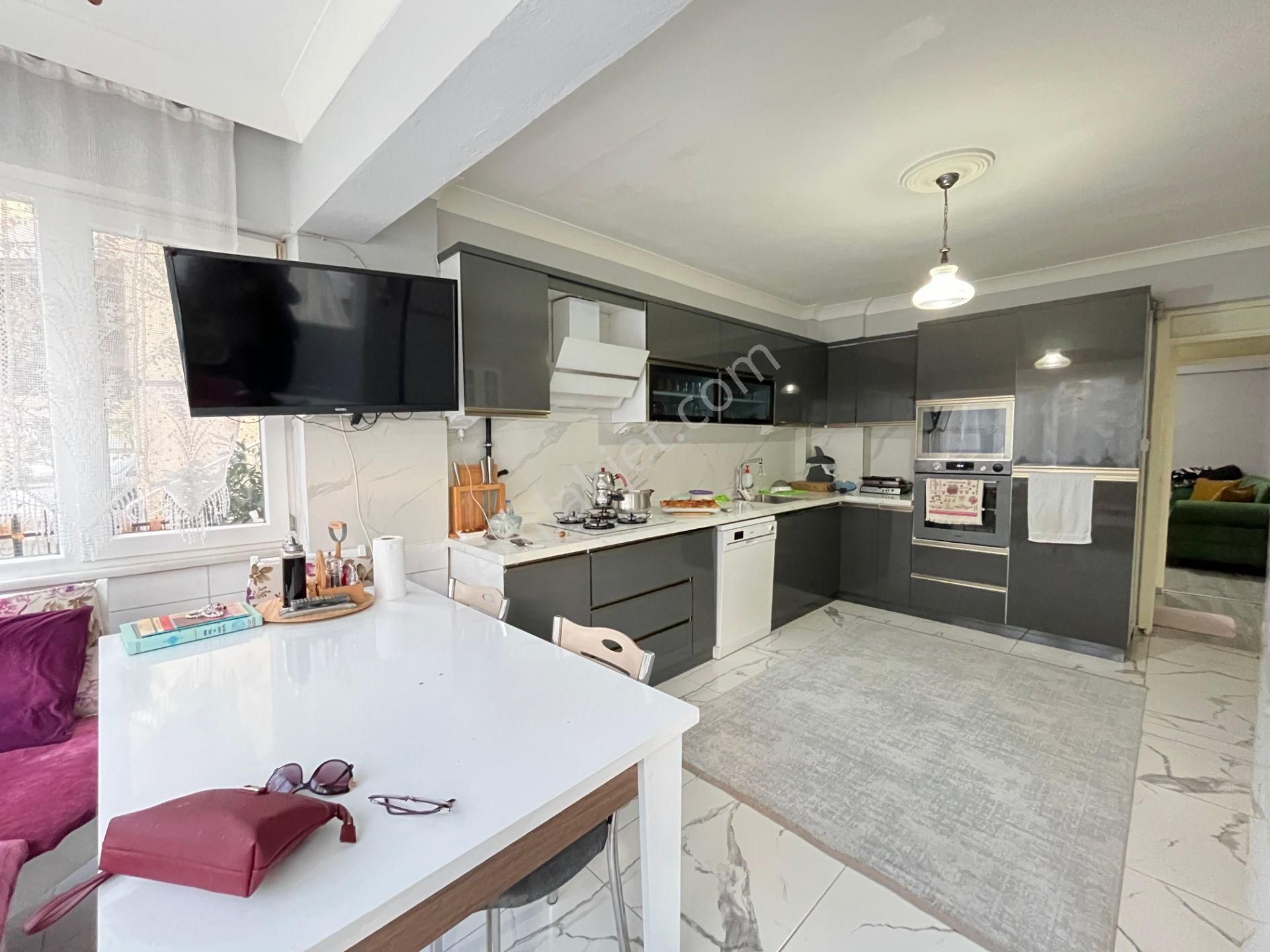 ▶ ▶ Akçay Körfez'den Bahçeli Geniş Kullanımlı Ön Cephe 3+1 Satılık Daire