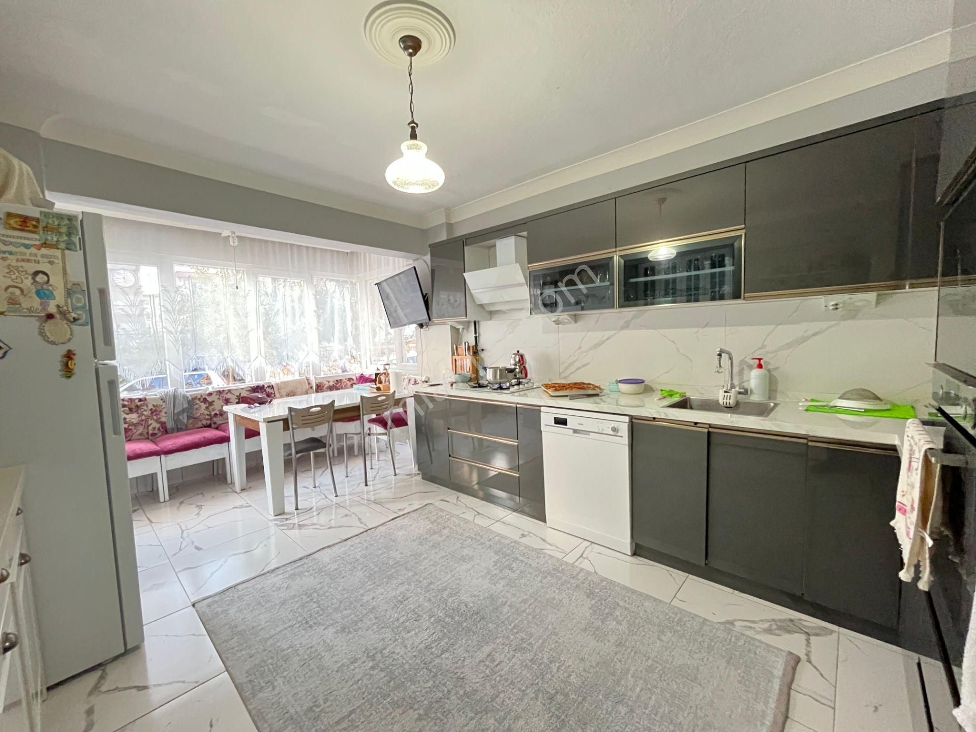 ▶ ▶ Akçay Körfez'den Bahçeli Geniş Kullanımlı Ön Cephe 3+1 Satılık Daire - Görsel 4