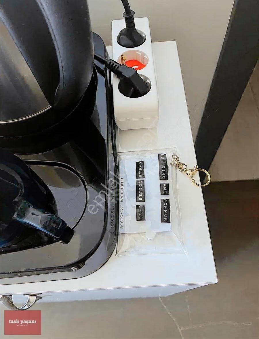 Selenıum Retroda Kiralık Eşyalı 1+1 Ofis Katı - Görsel 7