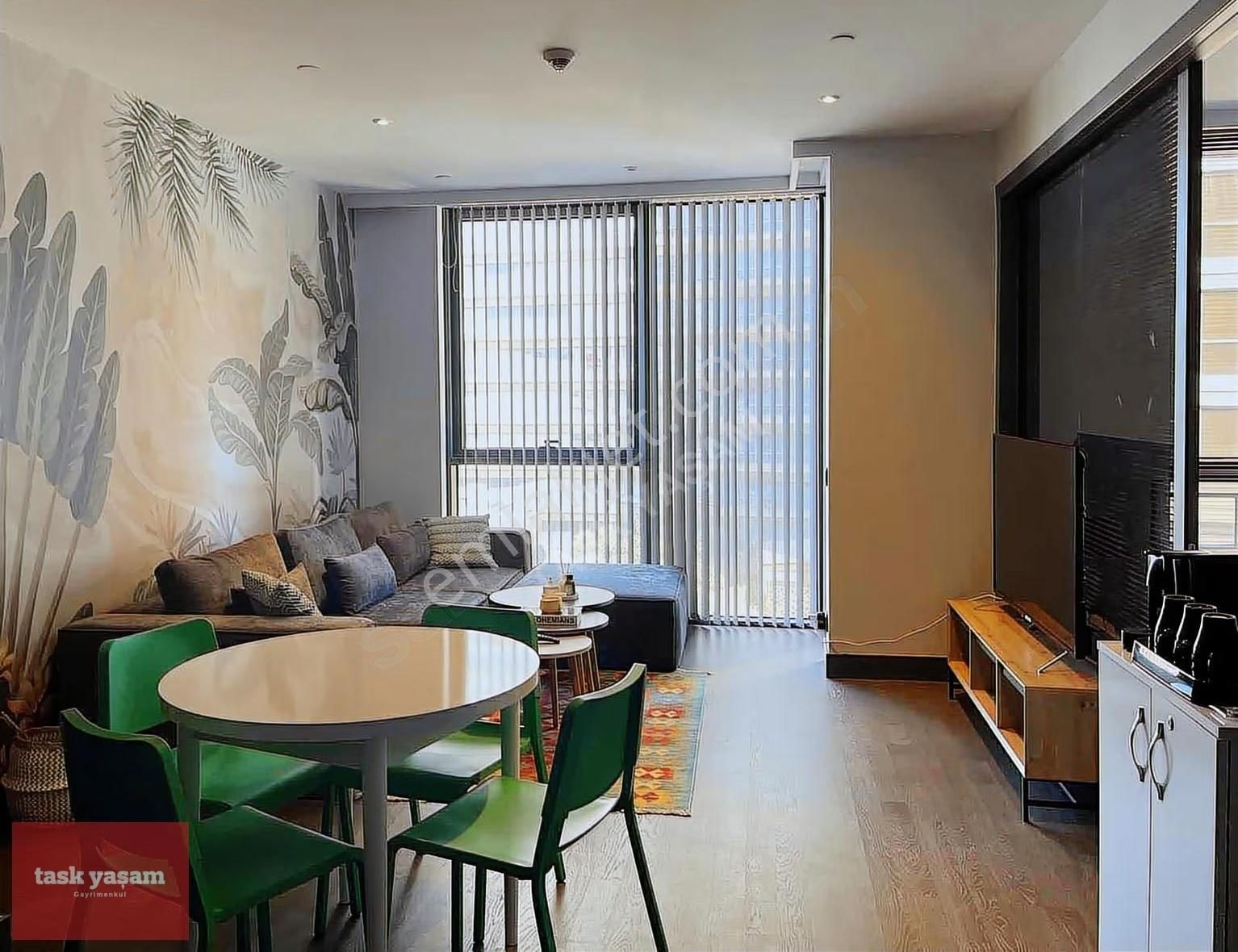 Selenıum Retroda Kiralık Eşyalı 1+1 Ofis Katı - Görsel 8