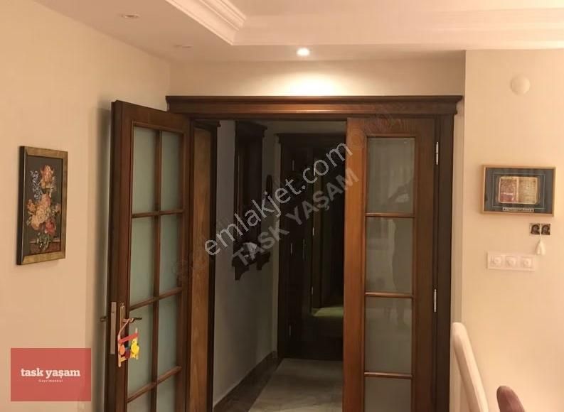 Kurtuluş Caddesi'nin Göbeğinde 240m2 3+1 Satılık Daire - Görsel 3