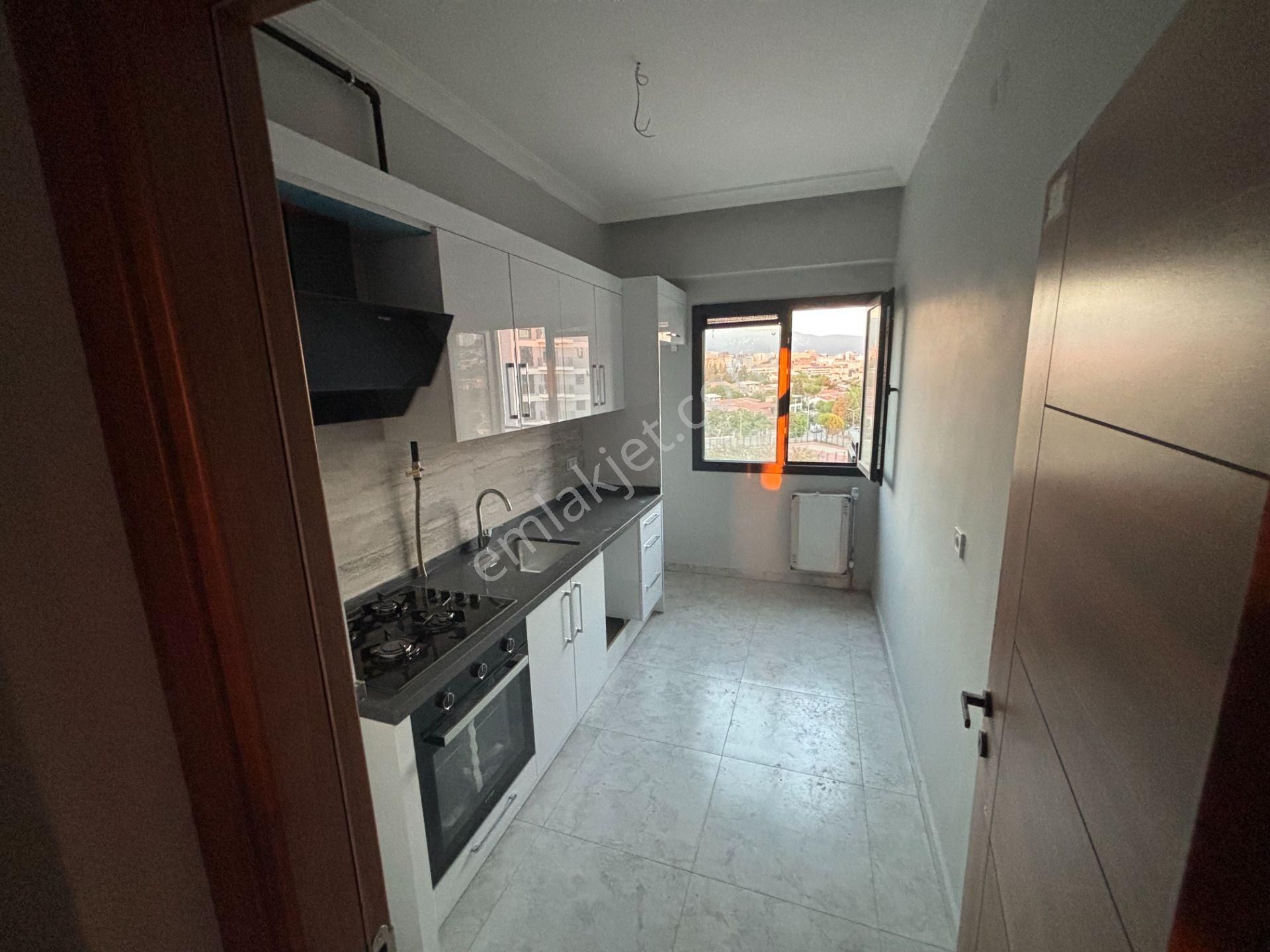 Deniz, Havuz, İzmir Manzaralı Site İçi Arakat, D.gazlı, Klimalı, K.mutfak 2+1 Daire - Görsel 15