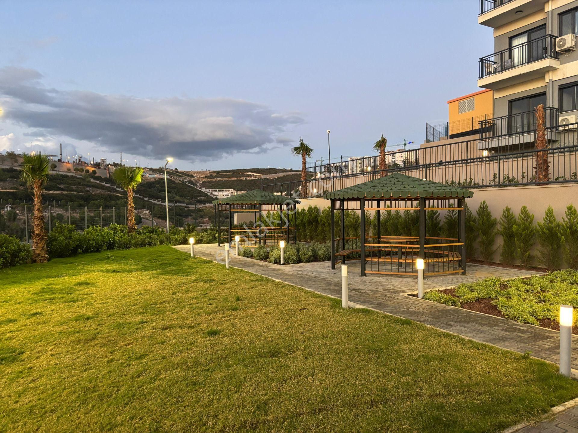 Deniz, Havuz, İzmir Manzaralı Site İçi Arakat, D.gazlı, Klimalı, K.mutfak 2+1 Daire - Görsel 9